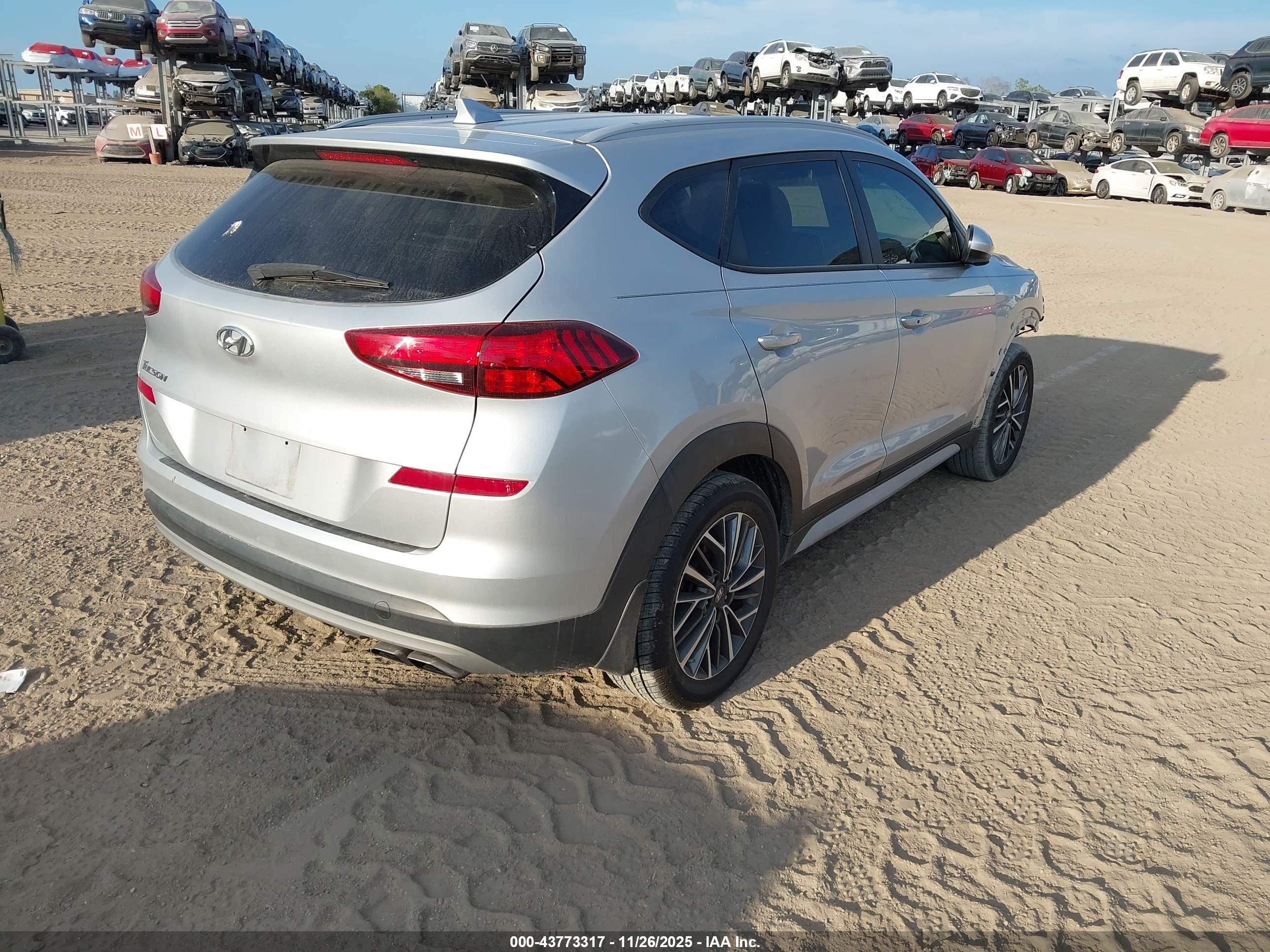 HYUNDAI TUCSON image 4