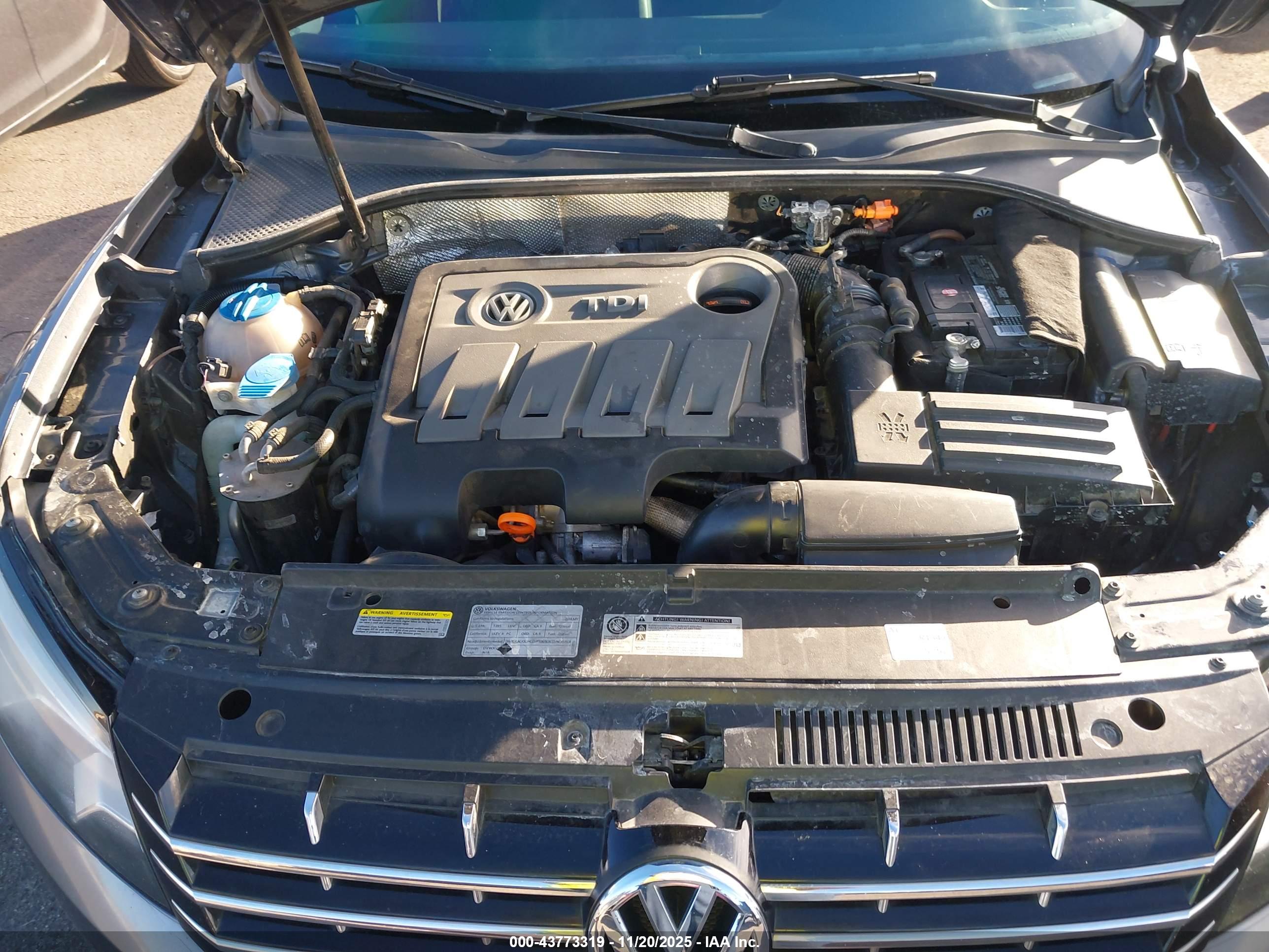 VOLKSWAGEN PASSAT image 10