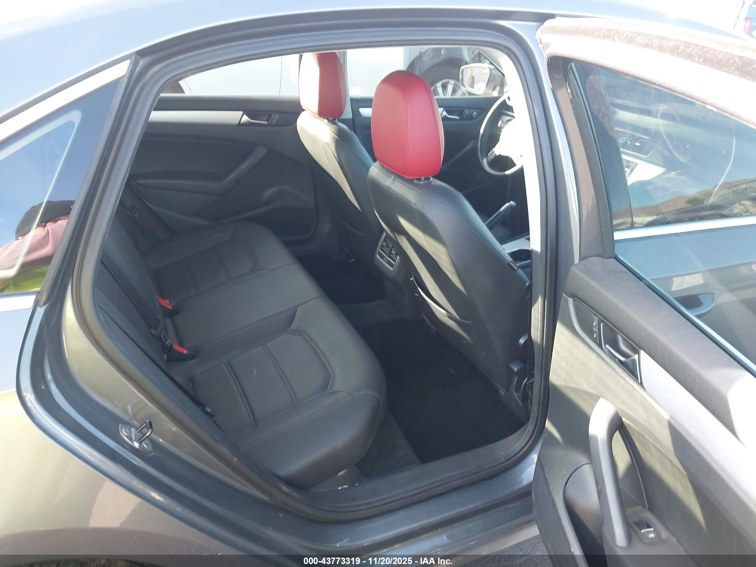 VOLKSWAGEN PASSAT image 8