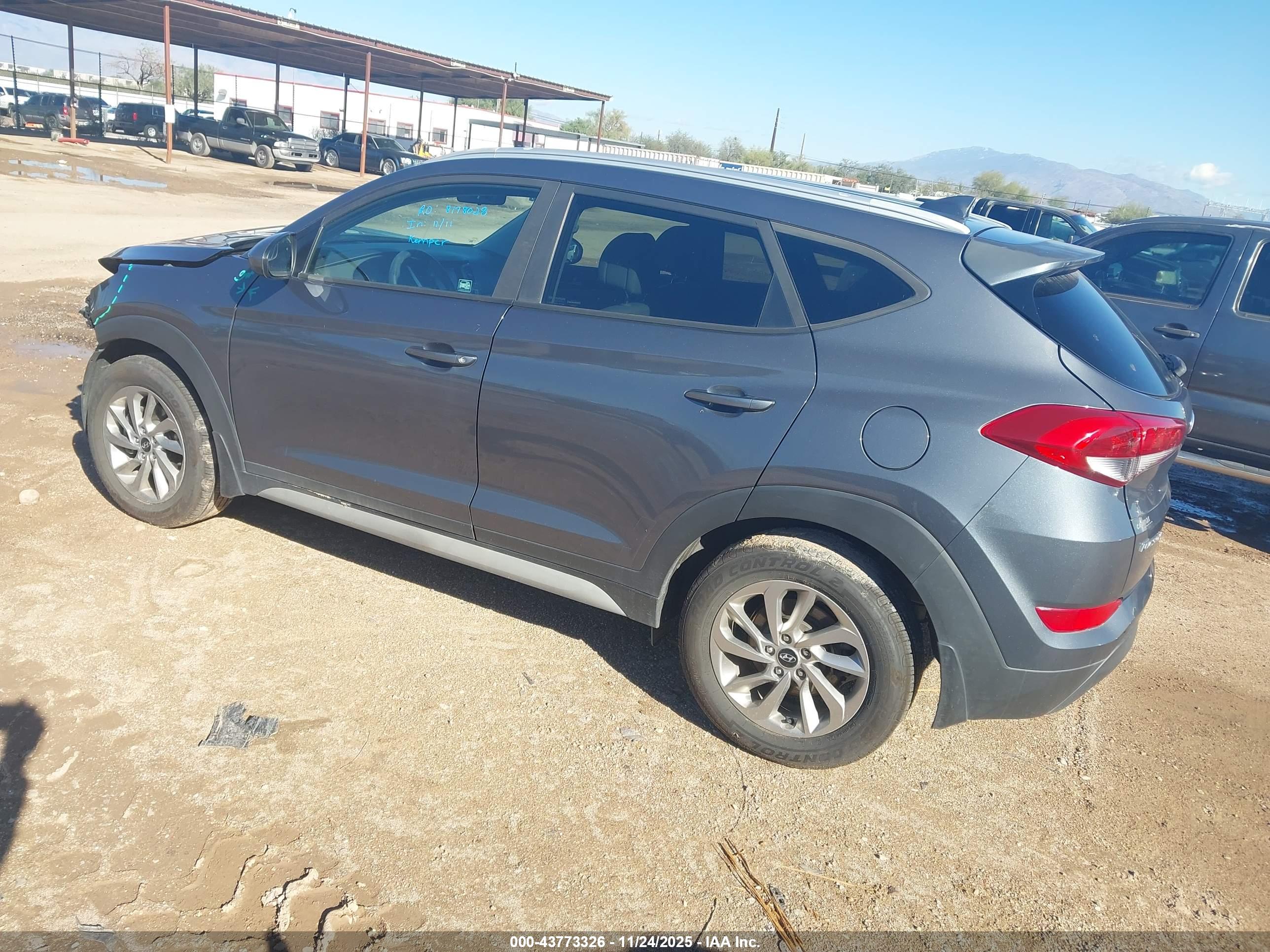 HYUNDAI TUCSON image 3