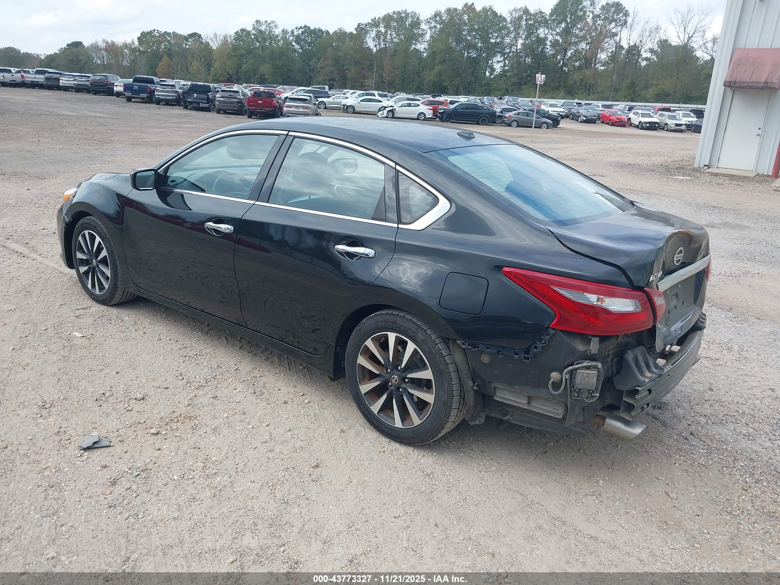 NISSAN ALTIMA image 3