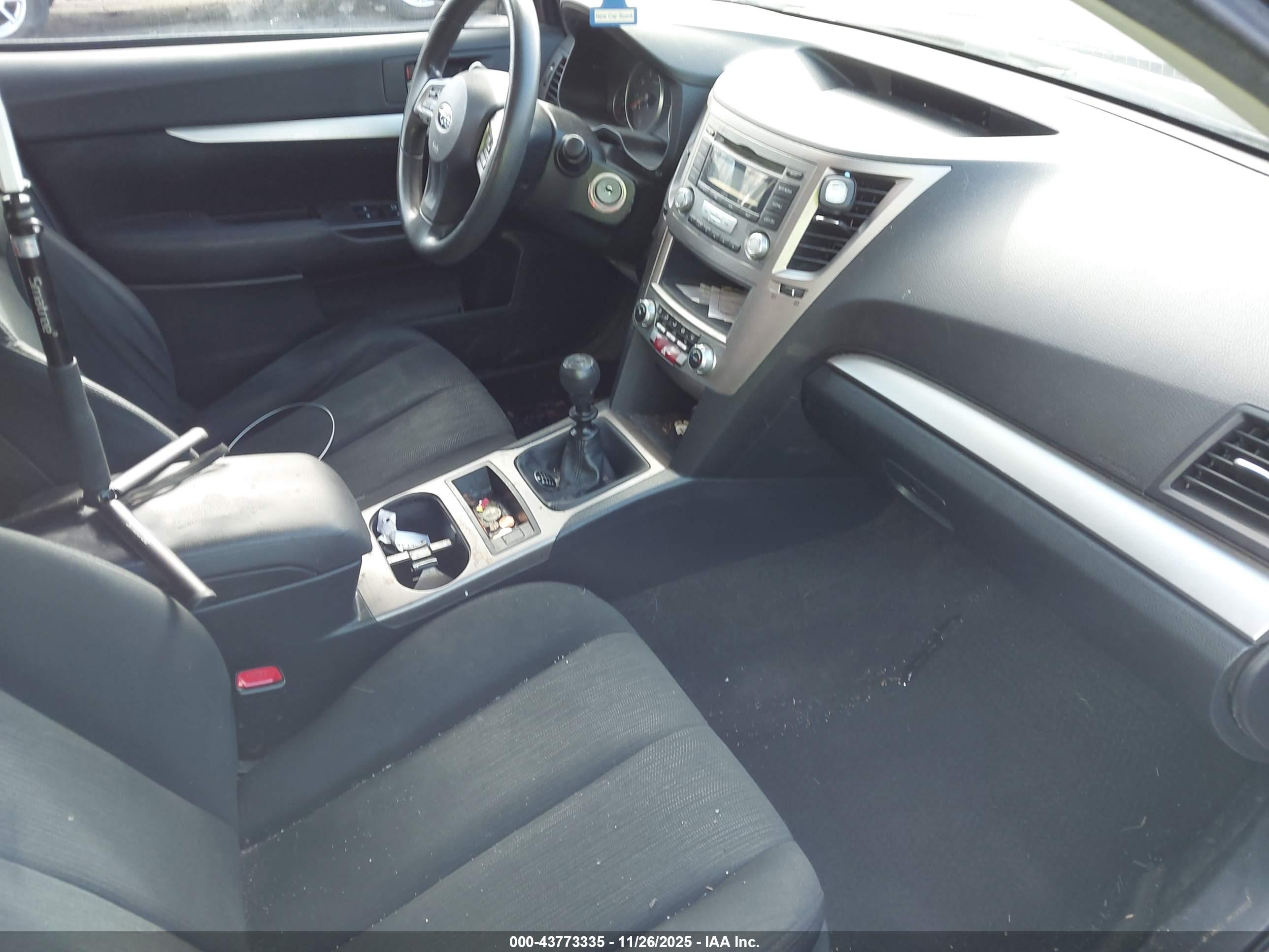 SUBARU OUTBACK image 5