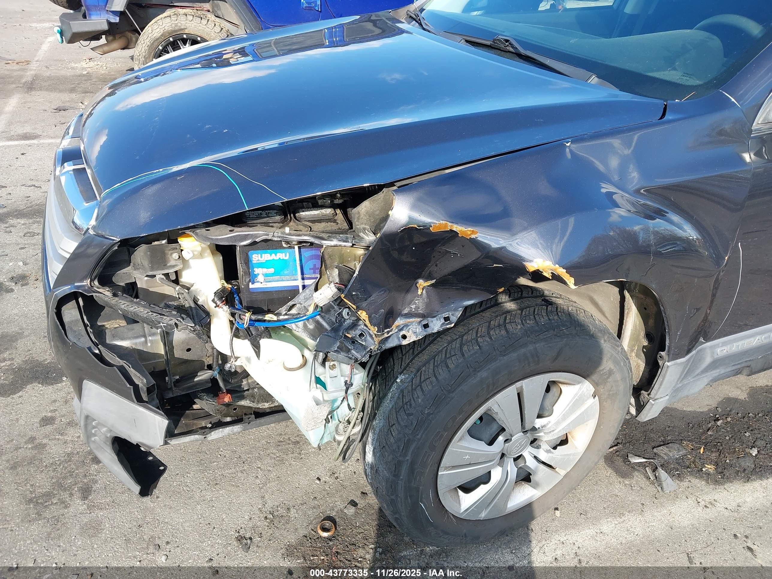 SUBARU OUTBACK image 6