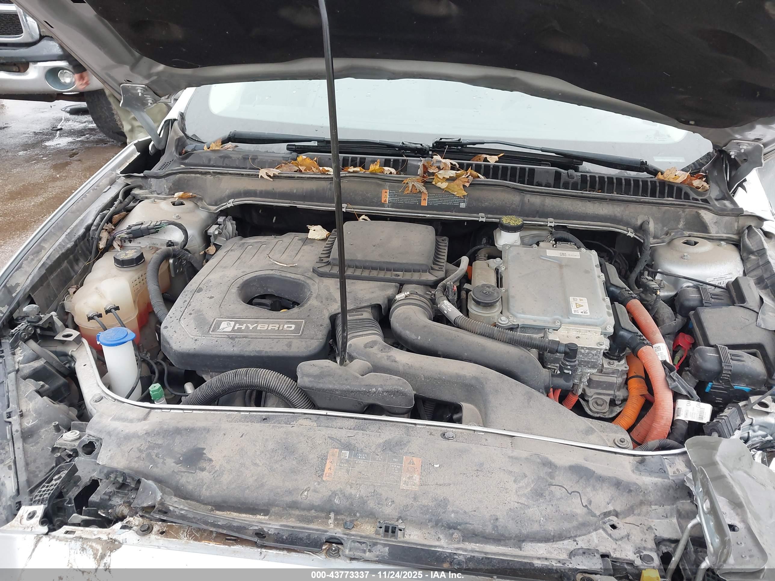 FORD FUSION image 10