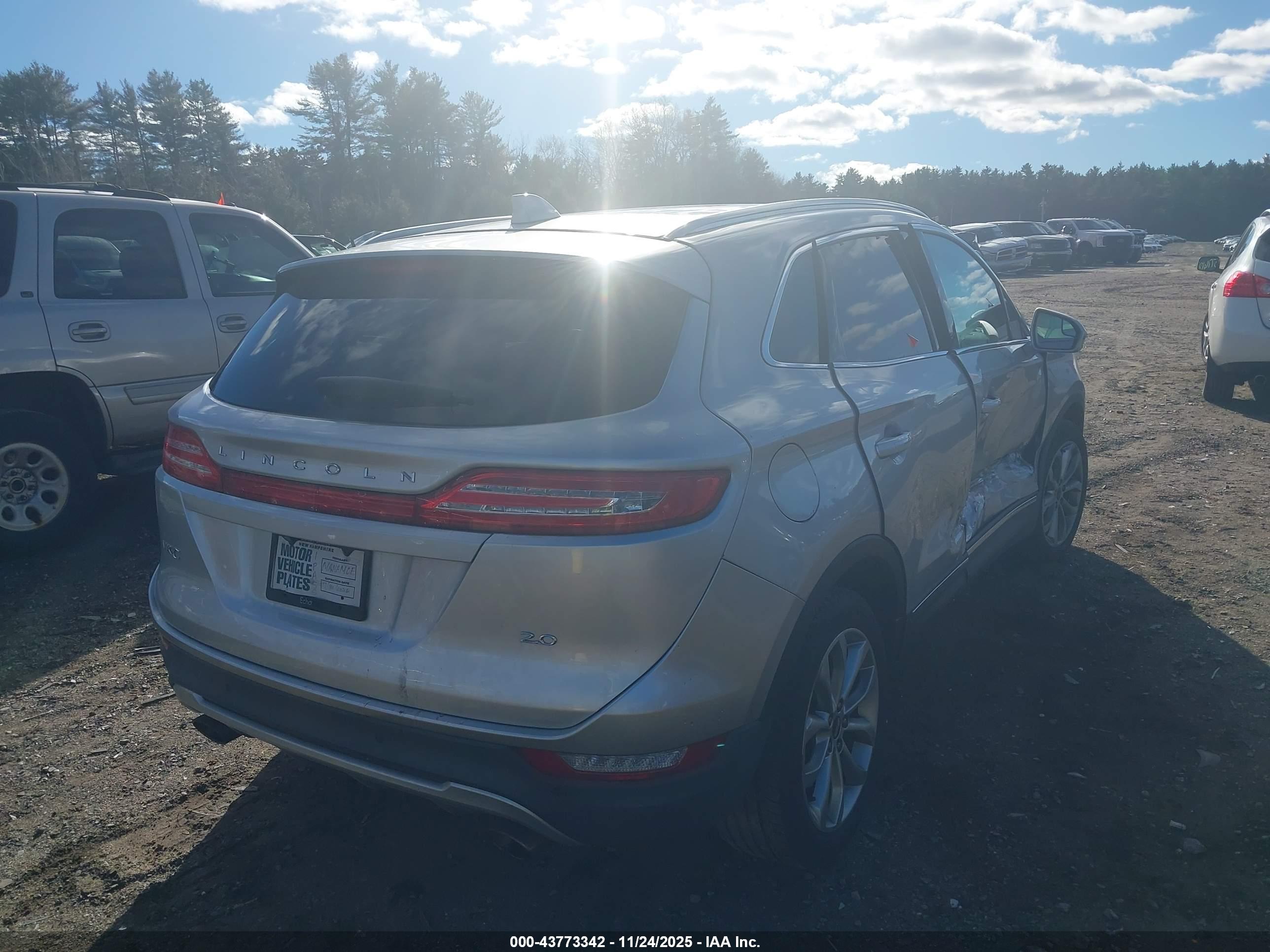 LINCOLN MKC image 4