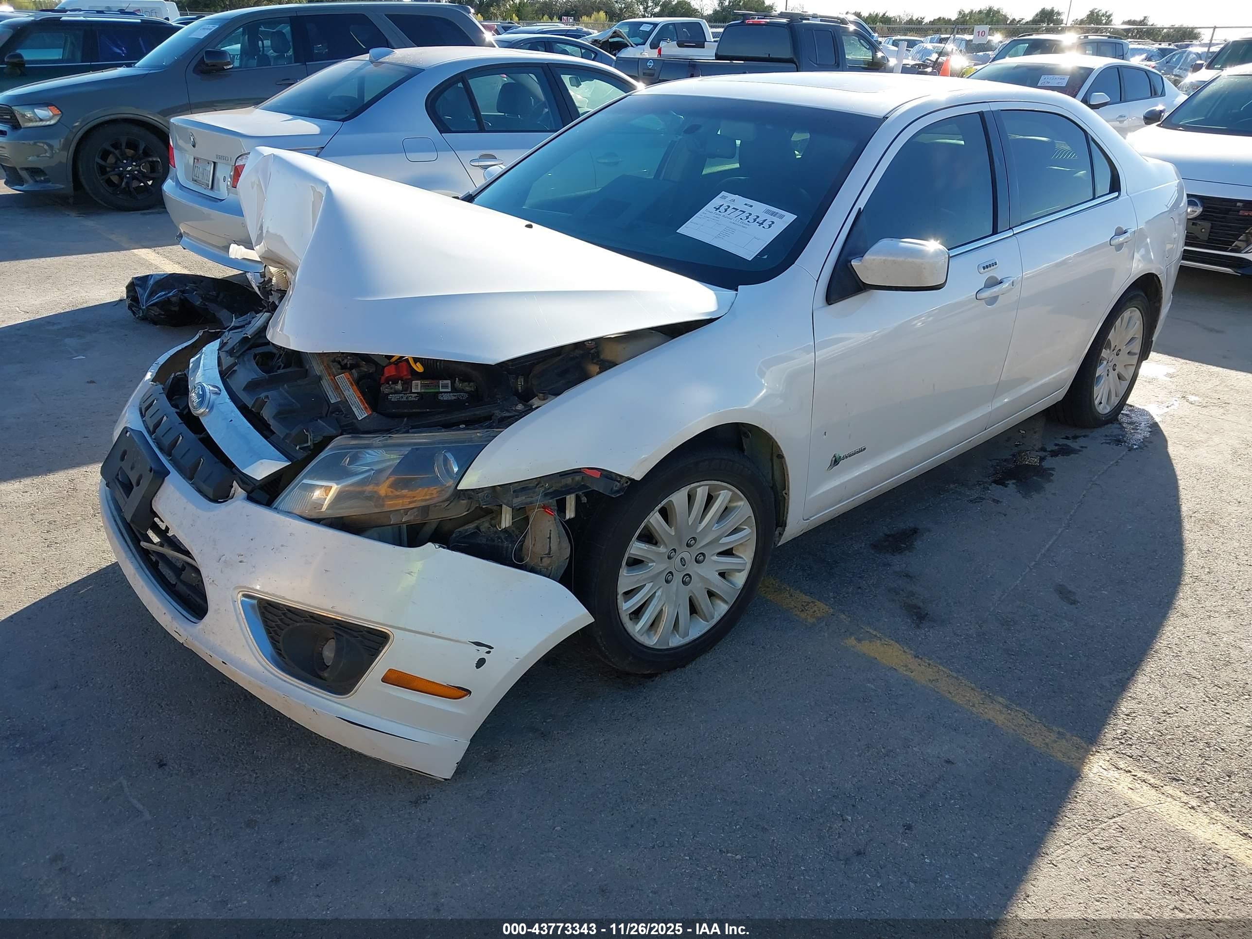 FORD FUSION image 2