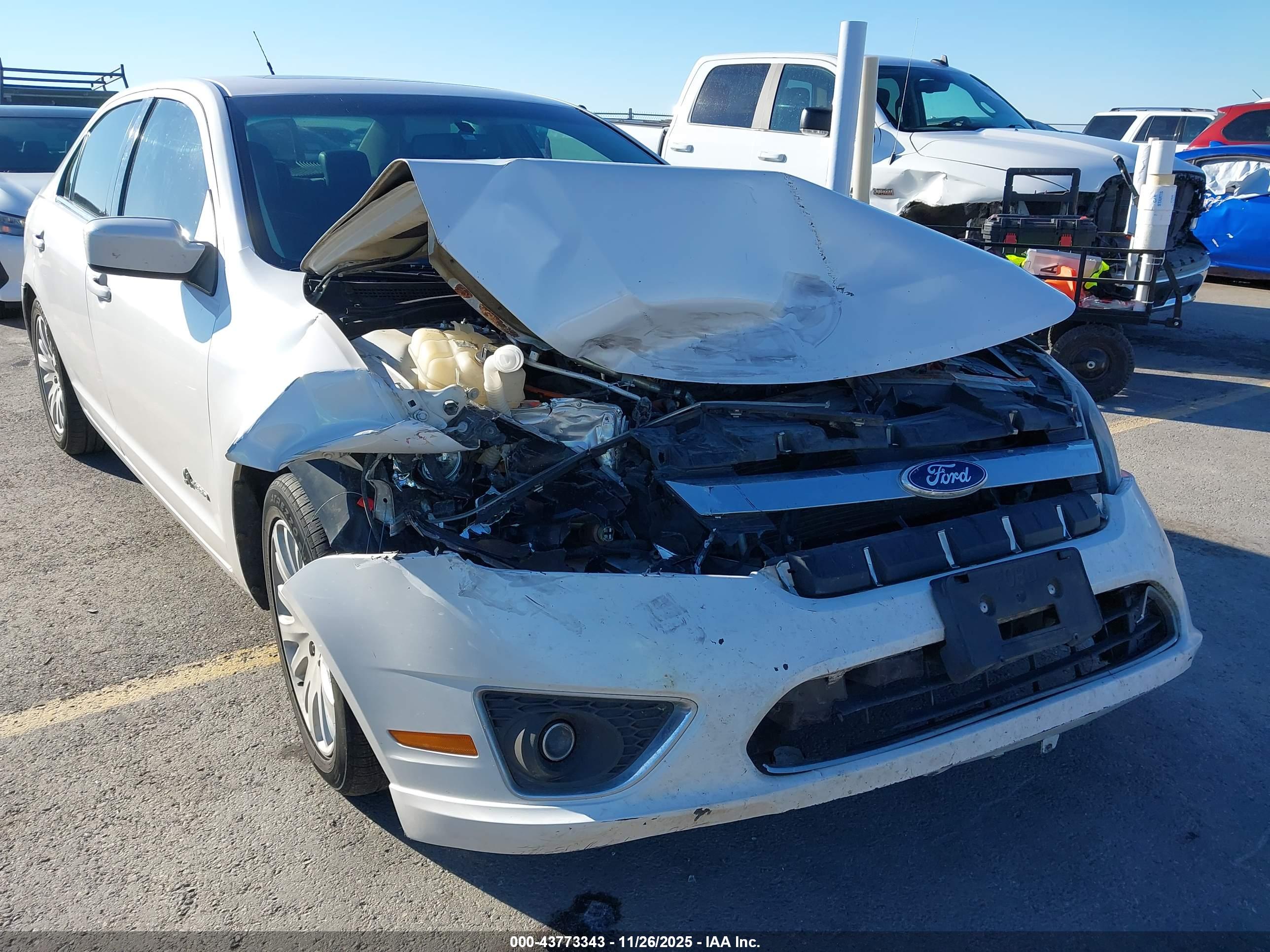 FORD FUSION image 6