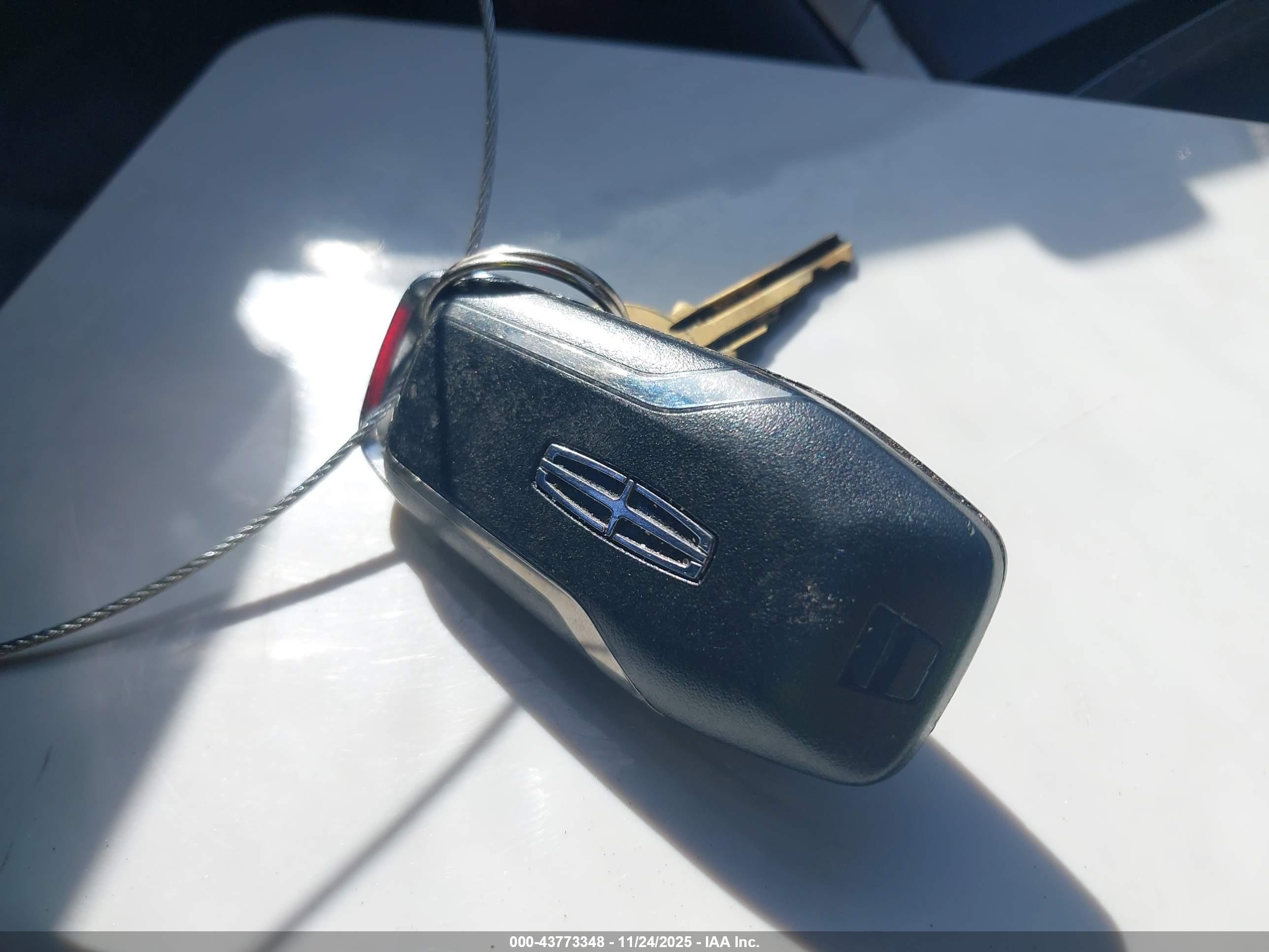 LINCOLN MKZ image 11