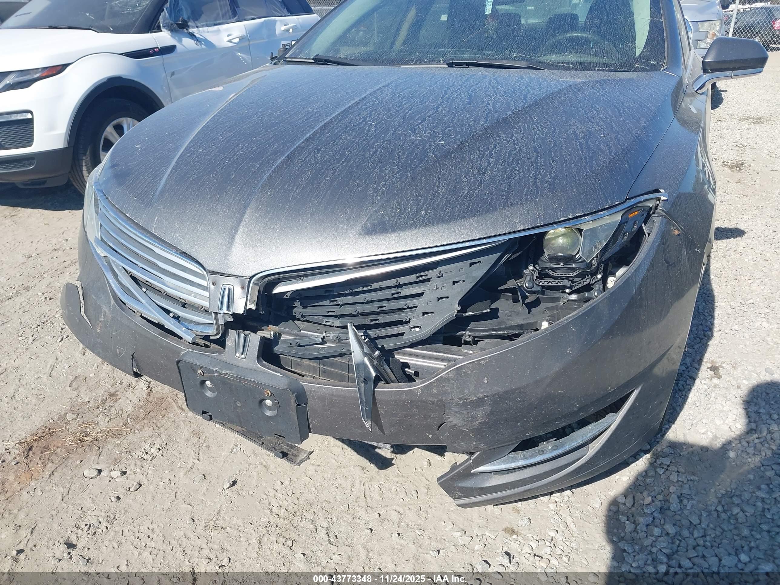 LINCOLN MKZ image 6