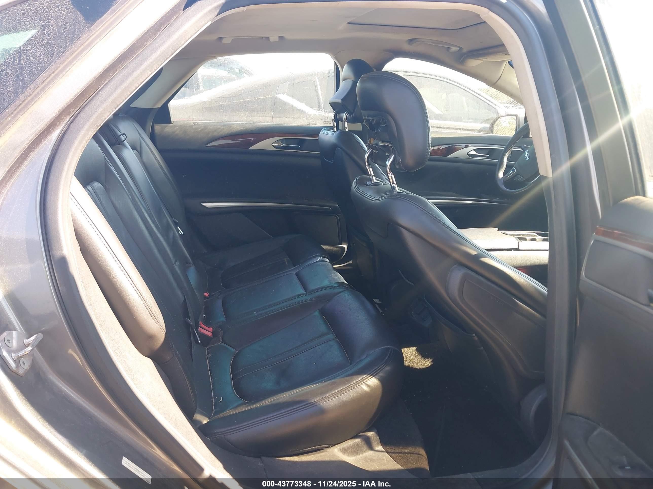 LINCOLN MKZ image 8