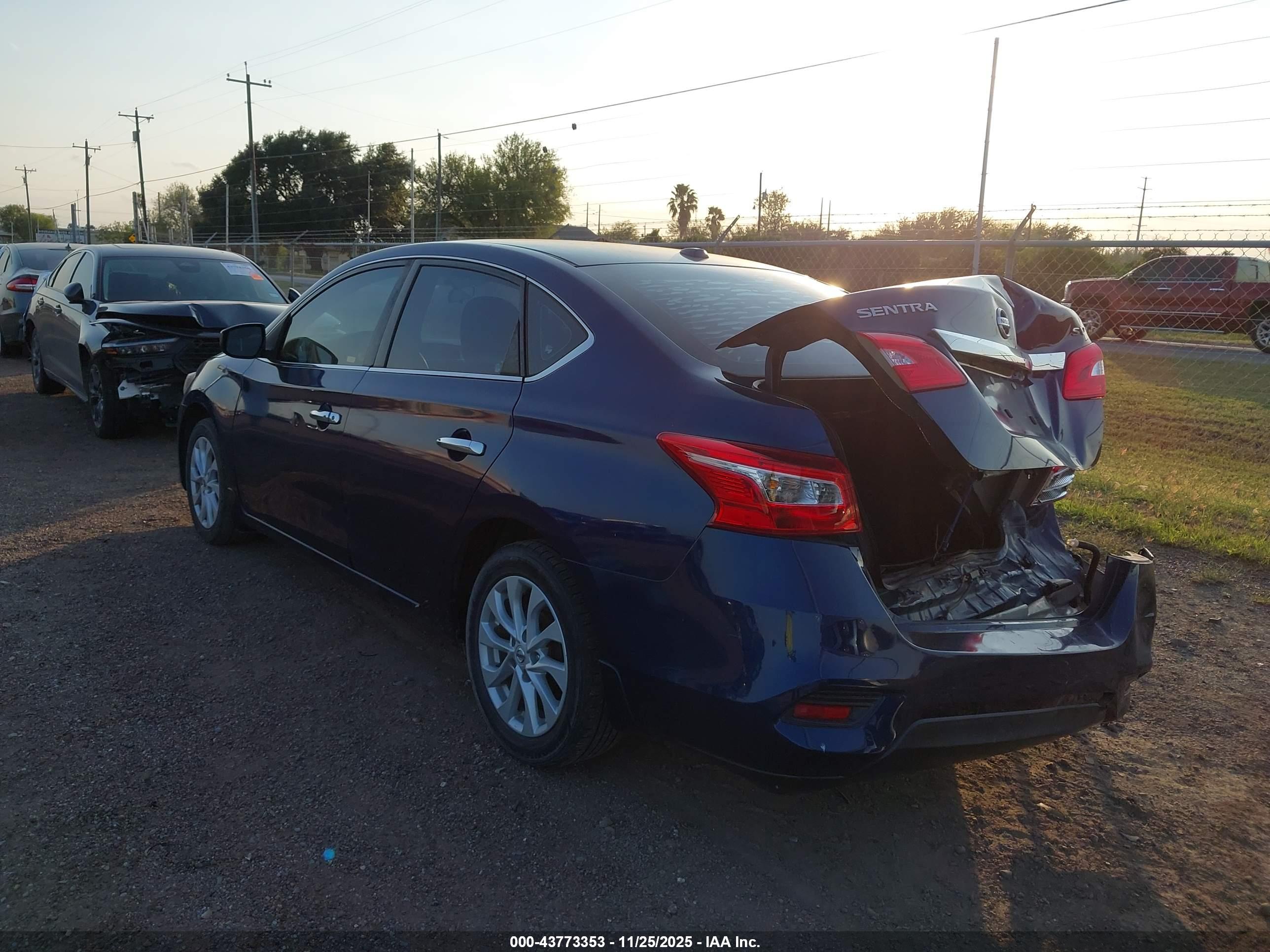 NISSAN SENTRA image 3
