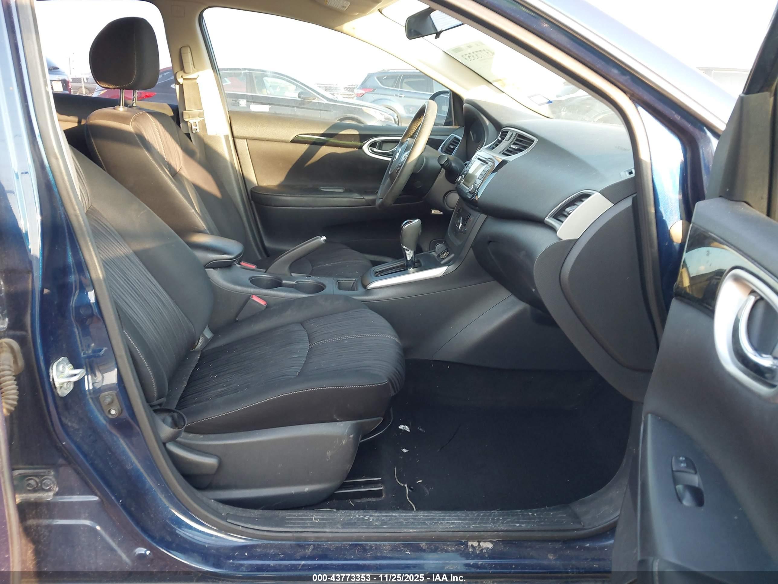NISSAN SENTRA image 5
