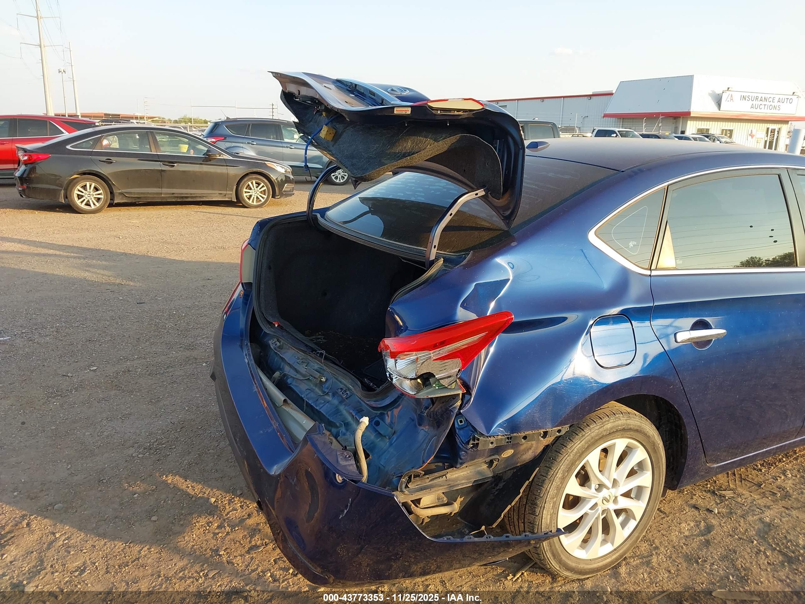 NISSAN SENTRA image 6