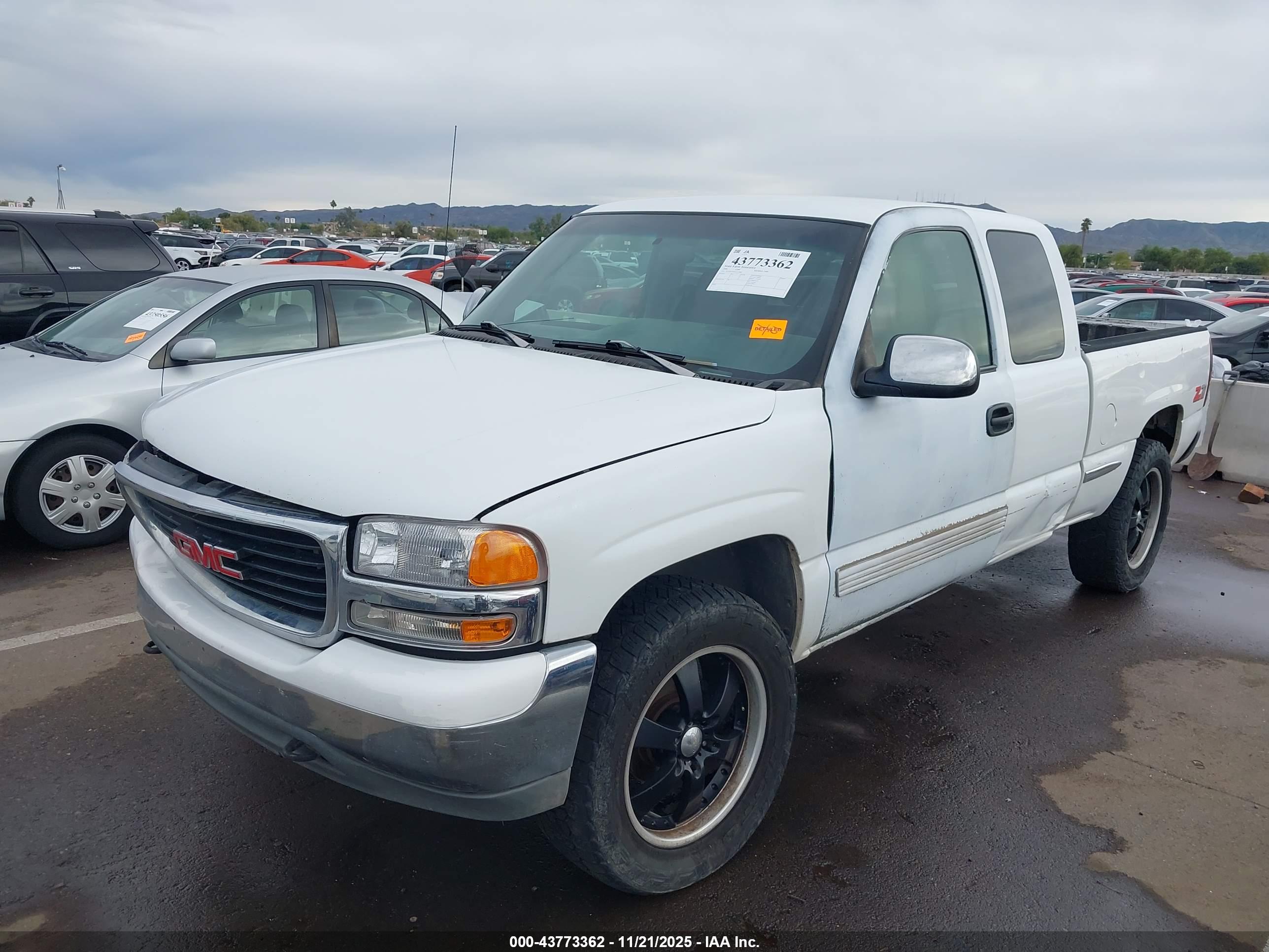 GMC SIERRA image 2