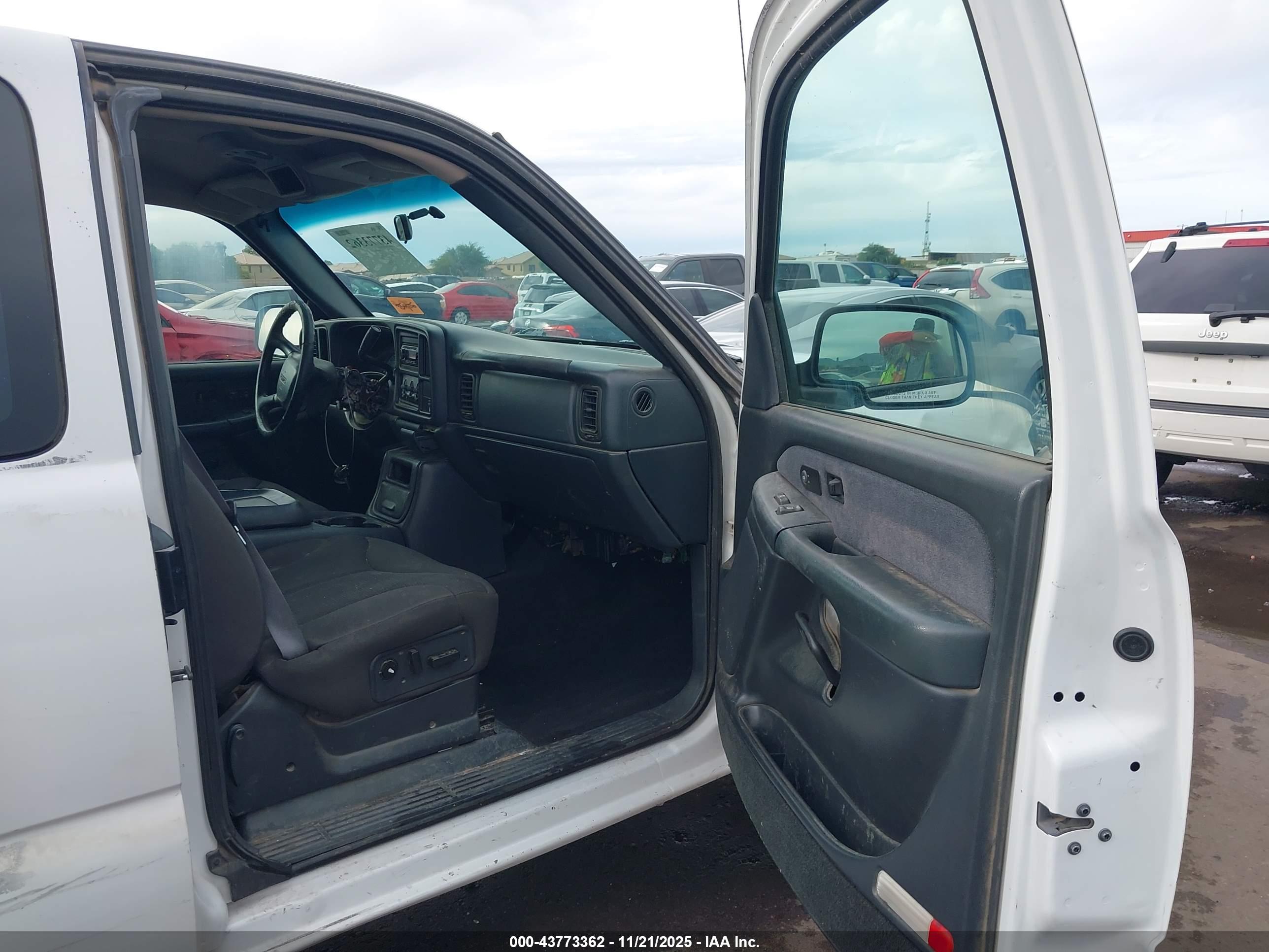 GMC SIERRA image 5