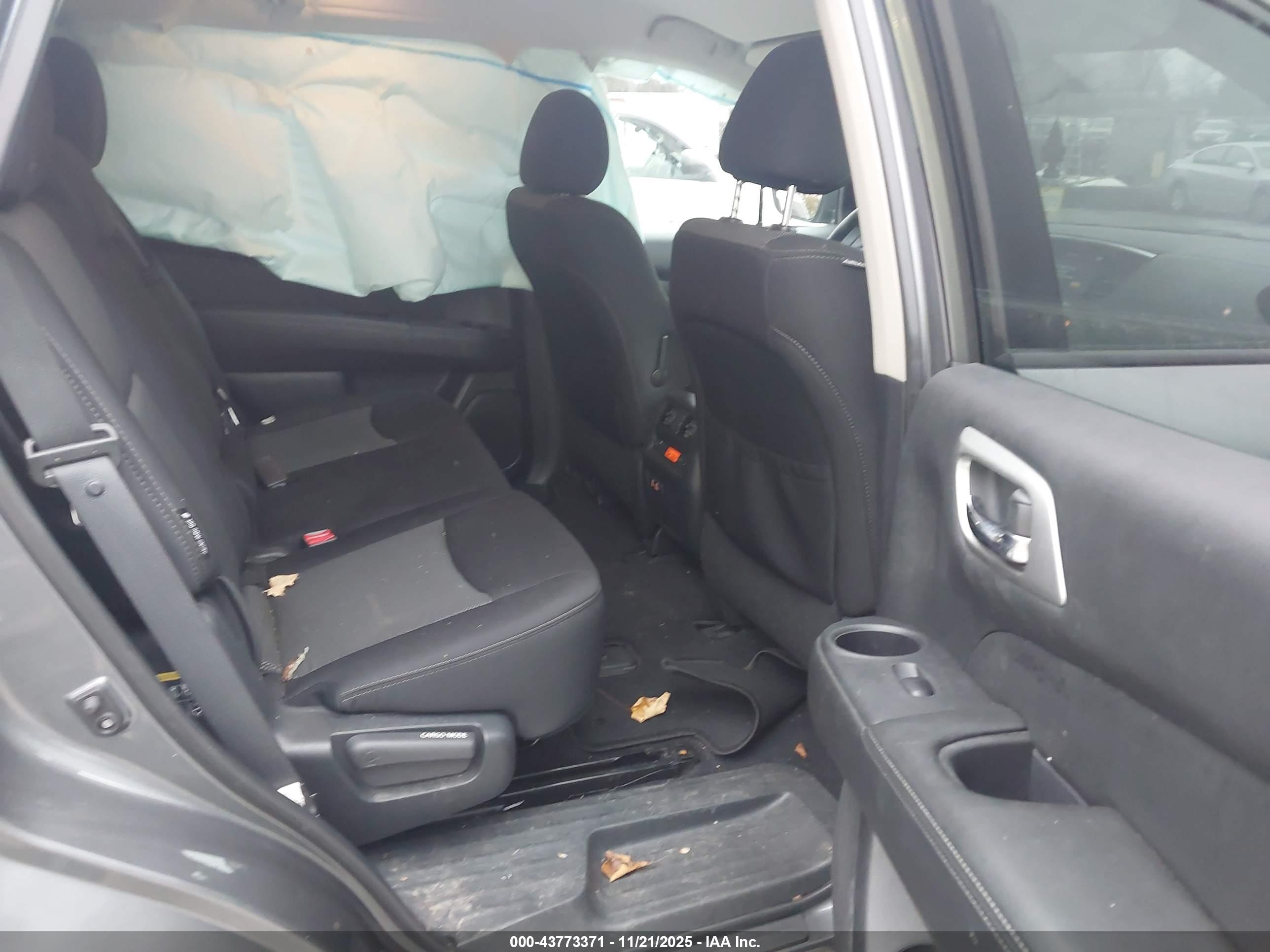 NISSAN PATHFINDER image 8