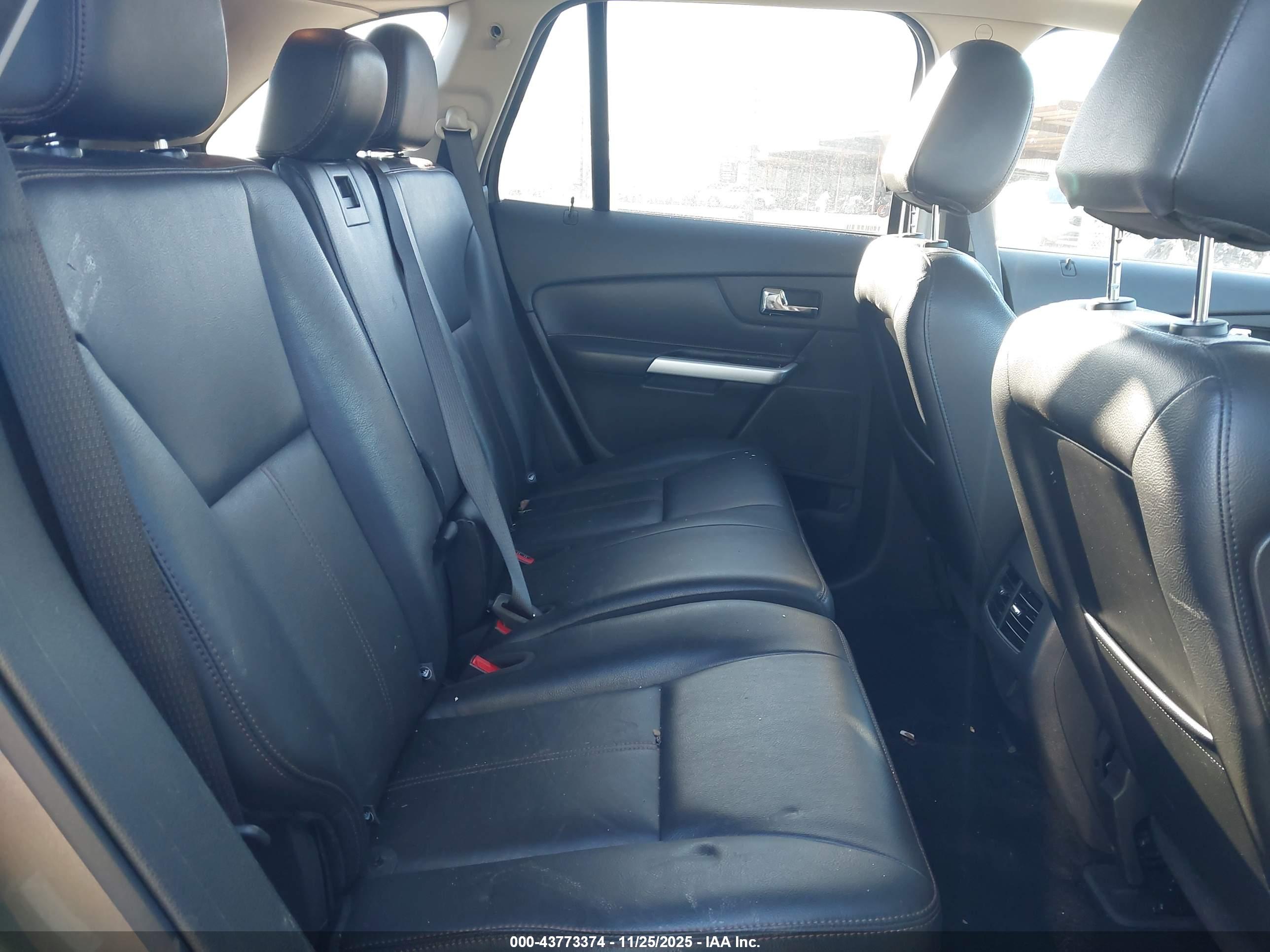 FORD EDGE image 8