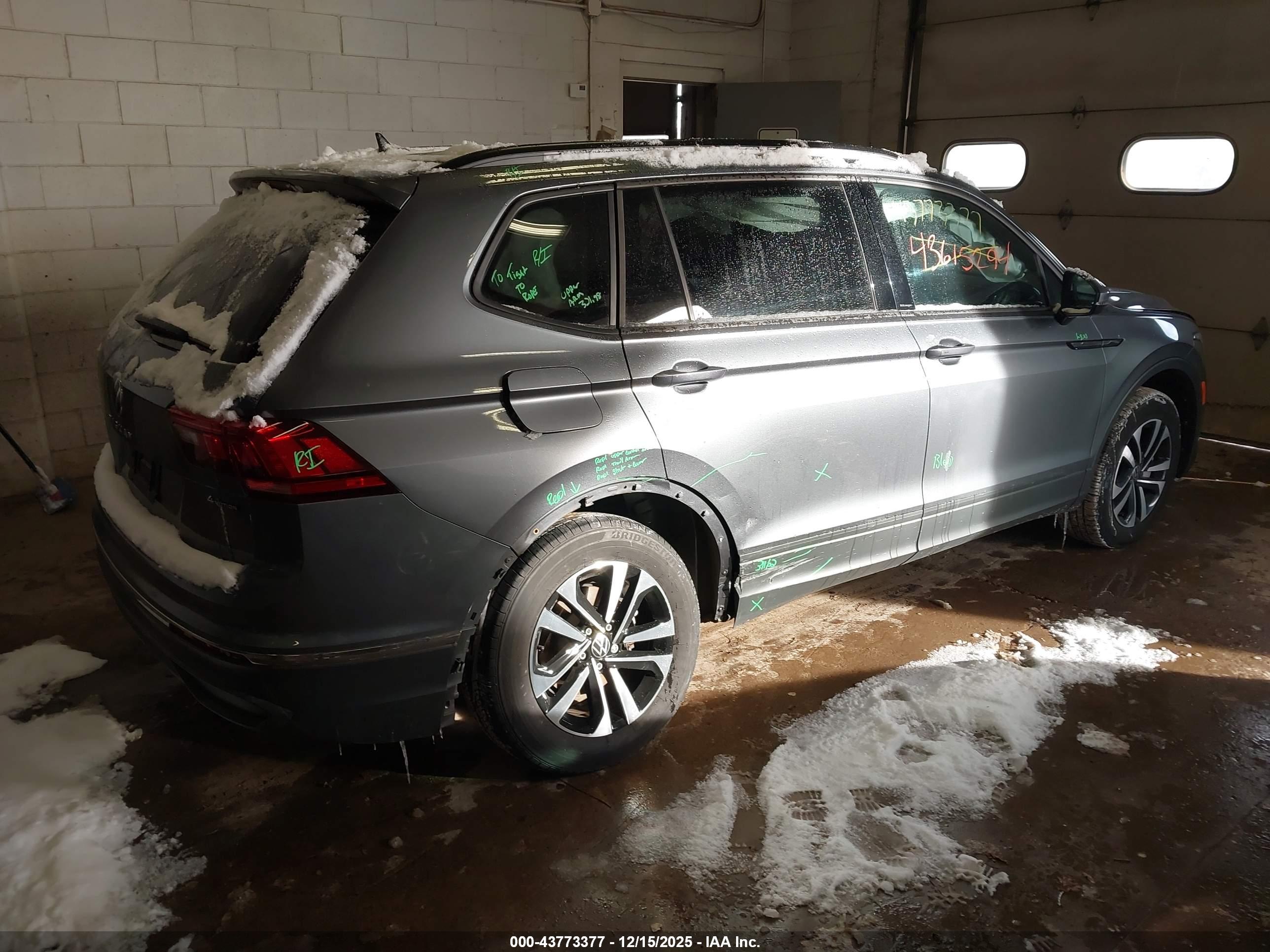 VOLKSWAGEN TIGUAN image 4