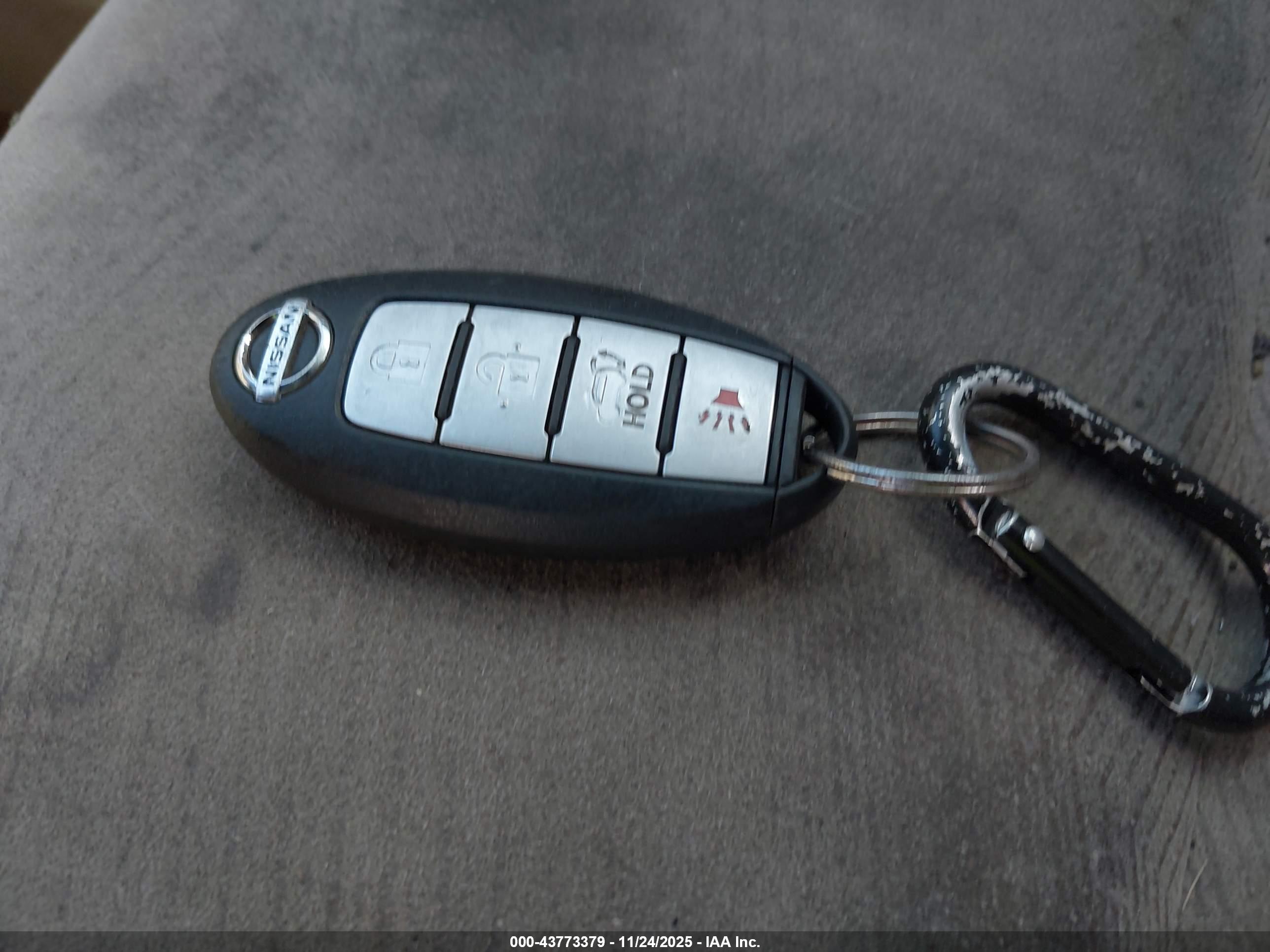 NISSAN ROGUE image 11