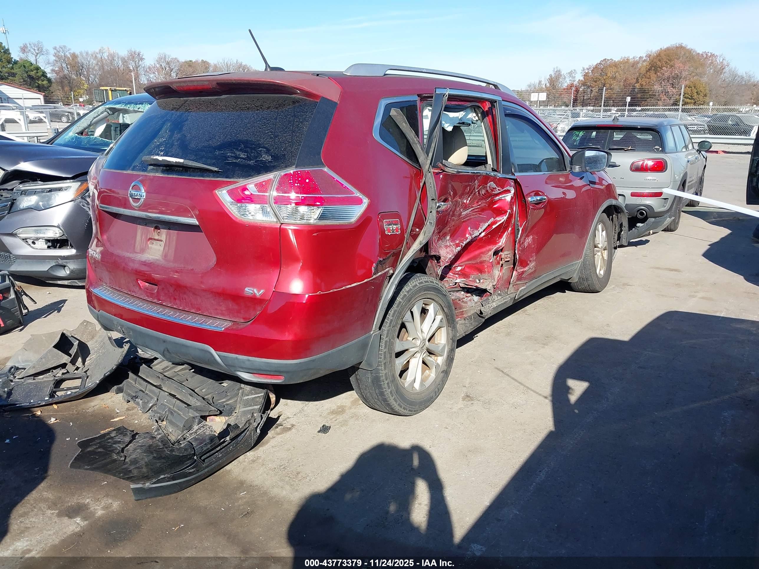 NISSAN ROGUE image 4