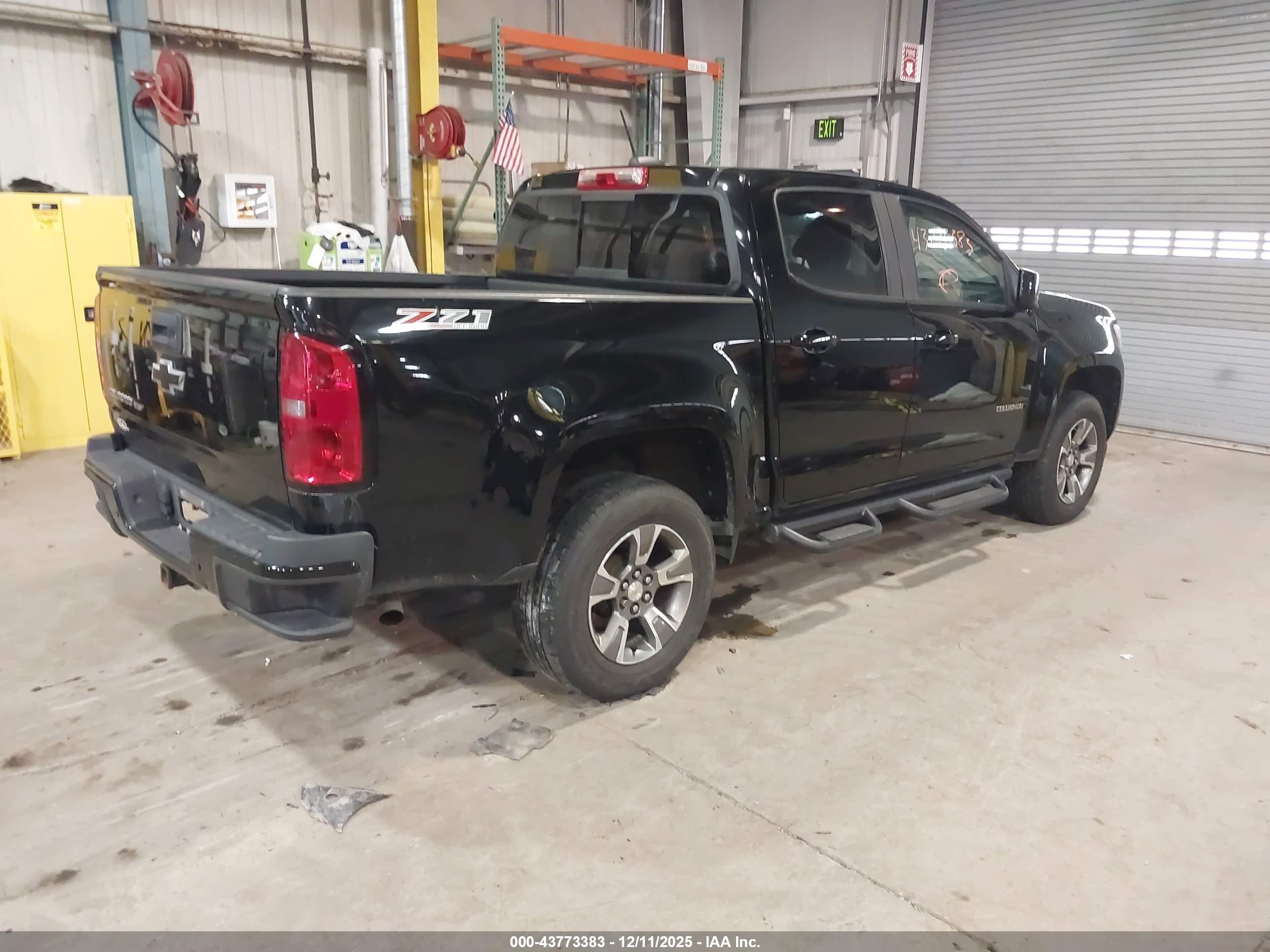 CHEVROLET COLORADO image 4
