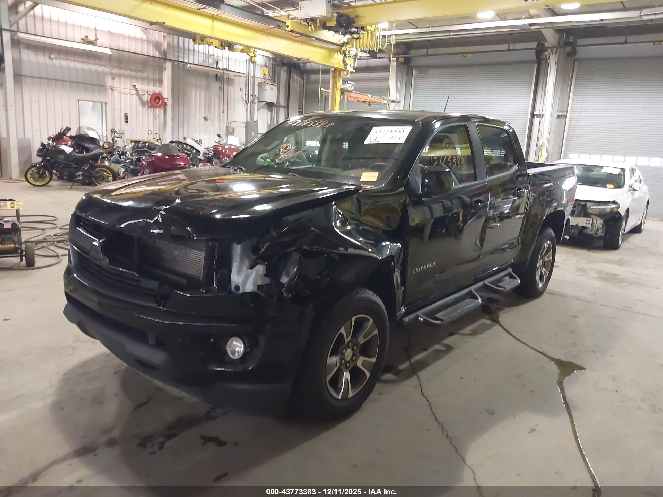 CHEVROLET COLORADO image 6