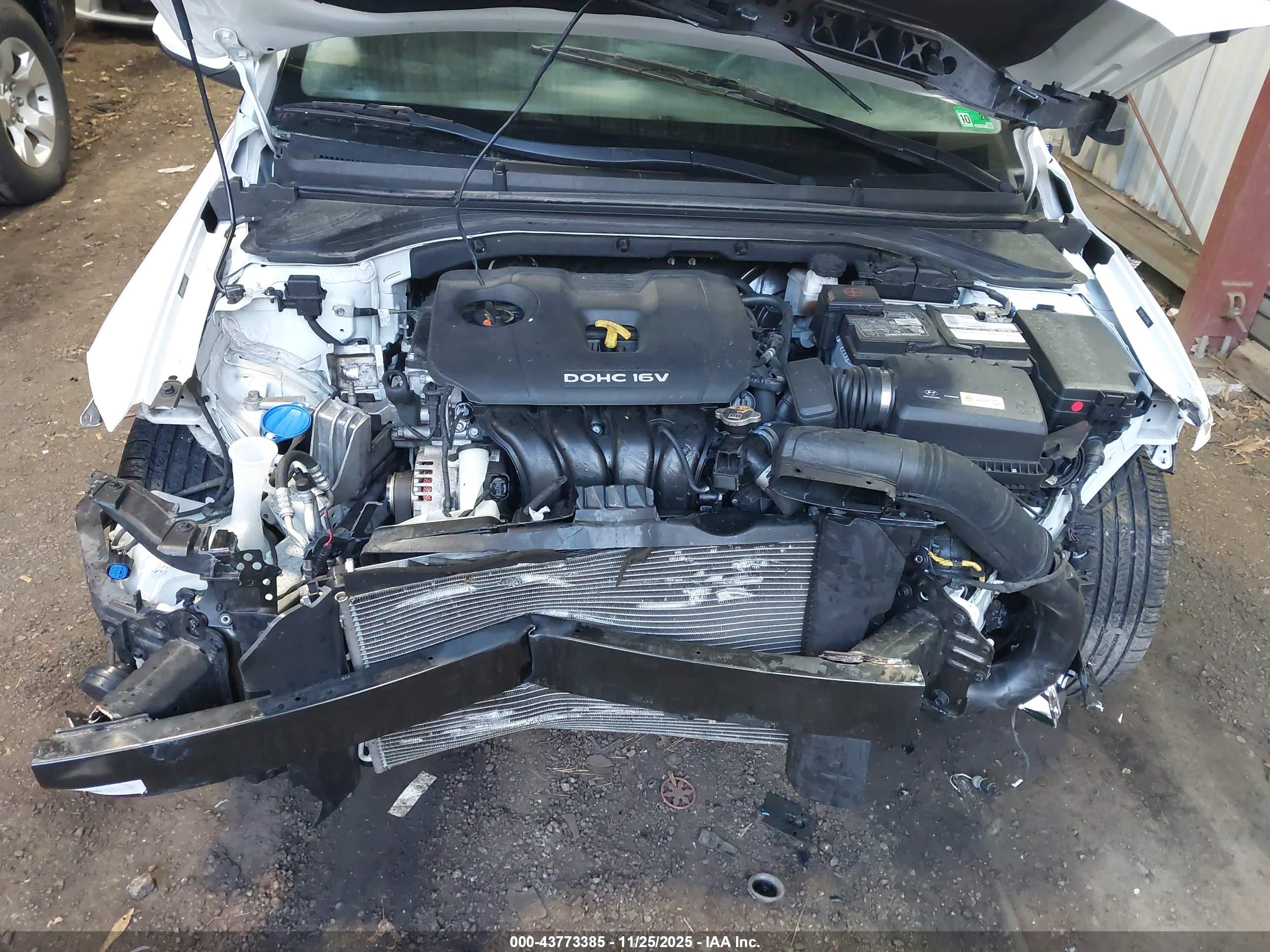HYUNDAI ELANTRA image 10