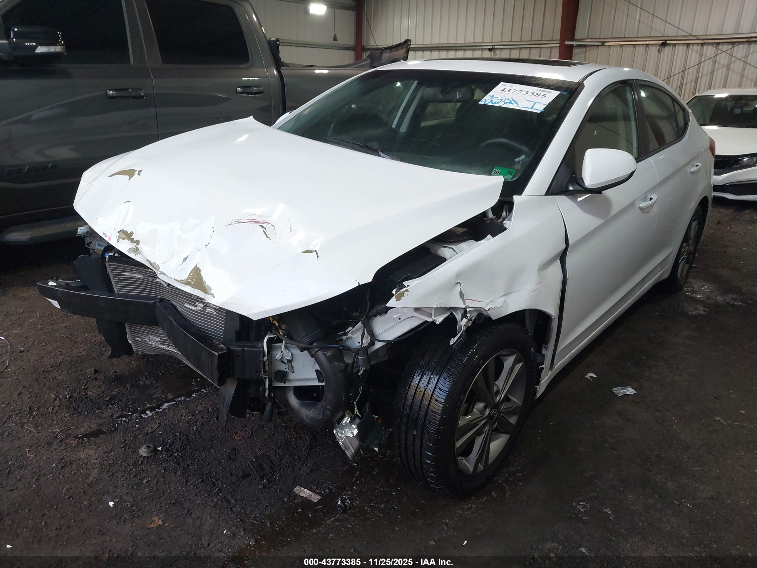 HYUNDAI ELANTRA image 2