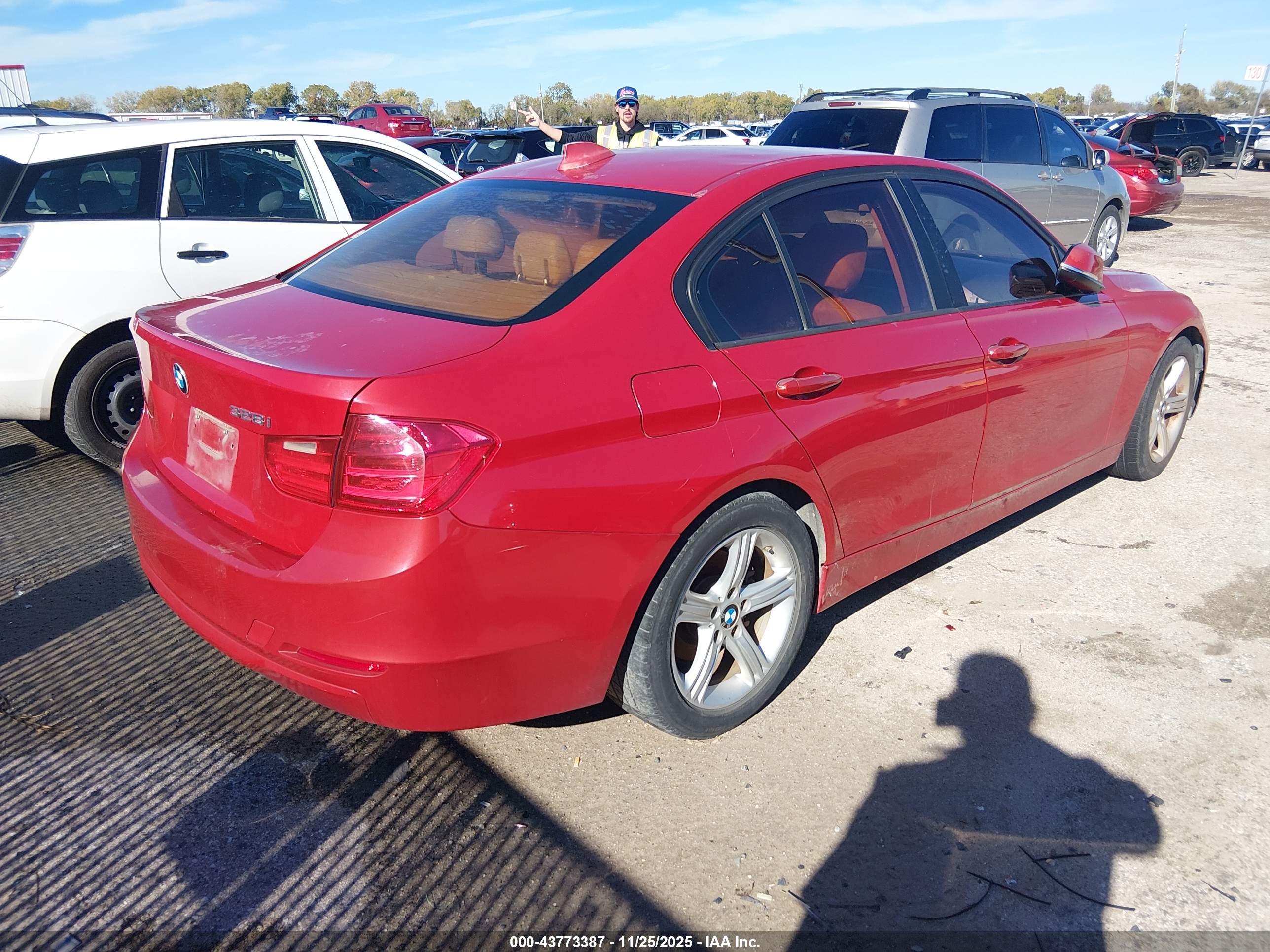BMW 328I image 4