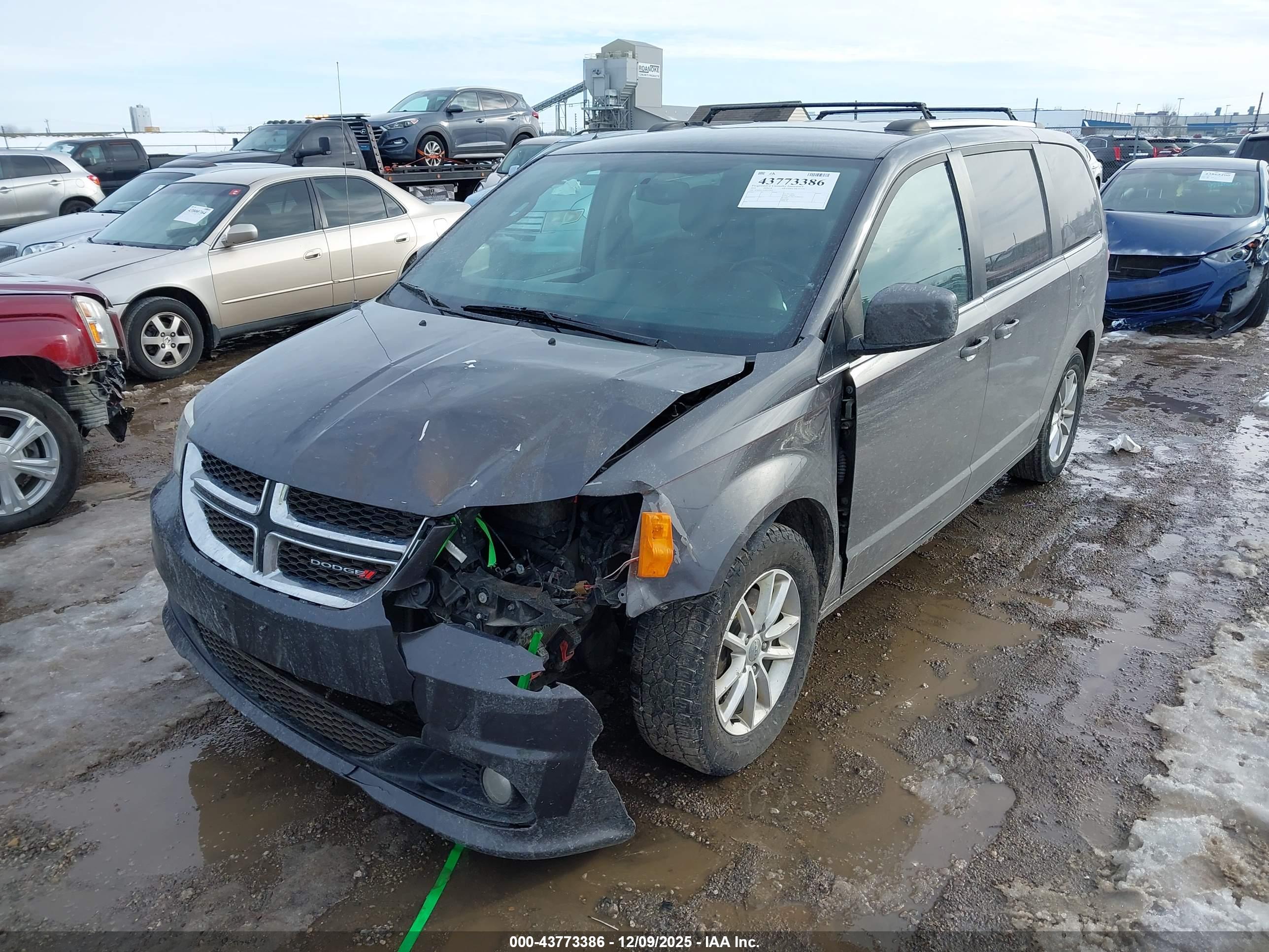 DODGE GRAND image 2