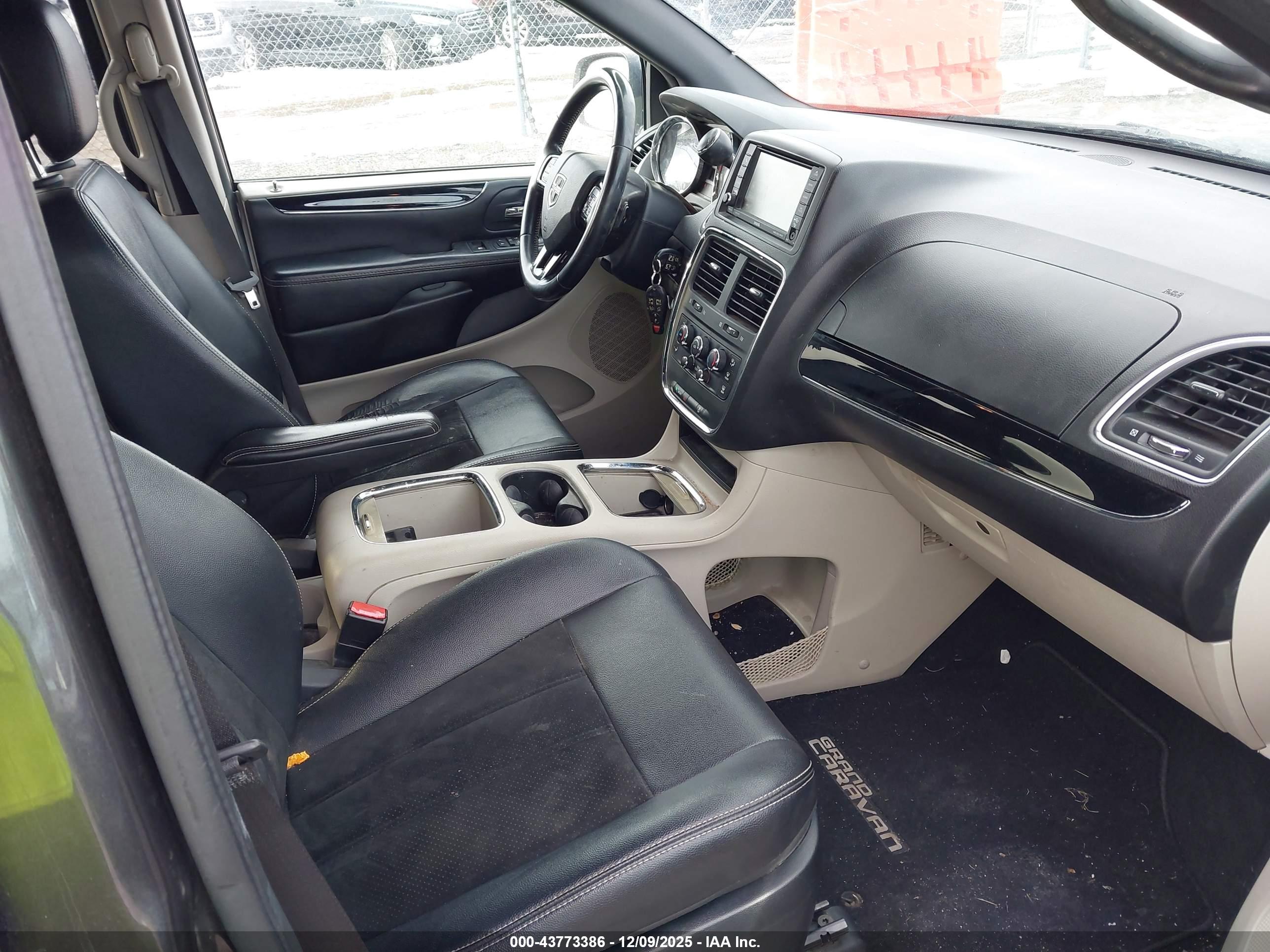 DODGE GRAND image 5