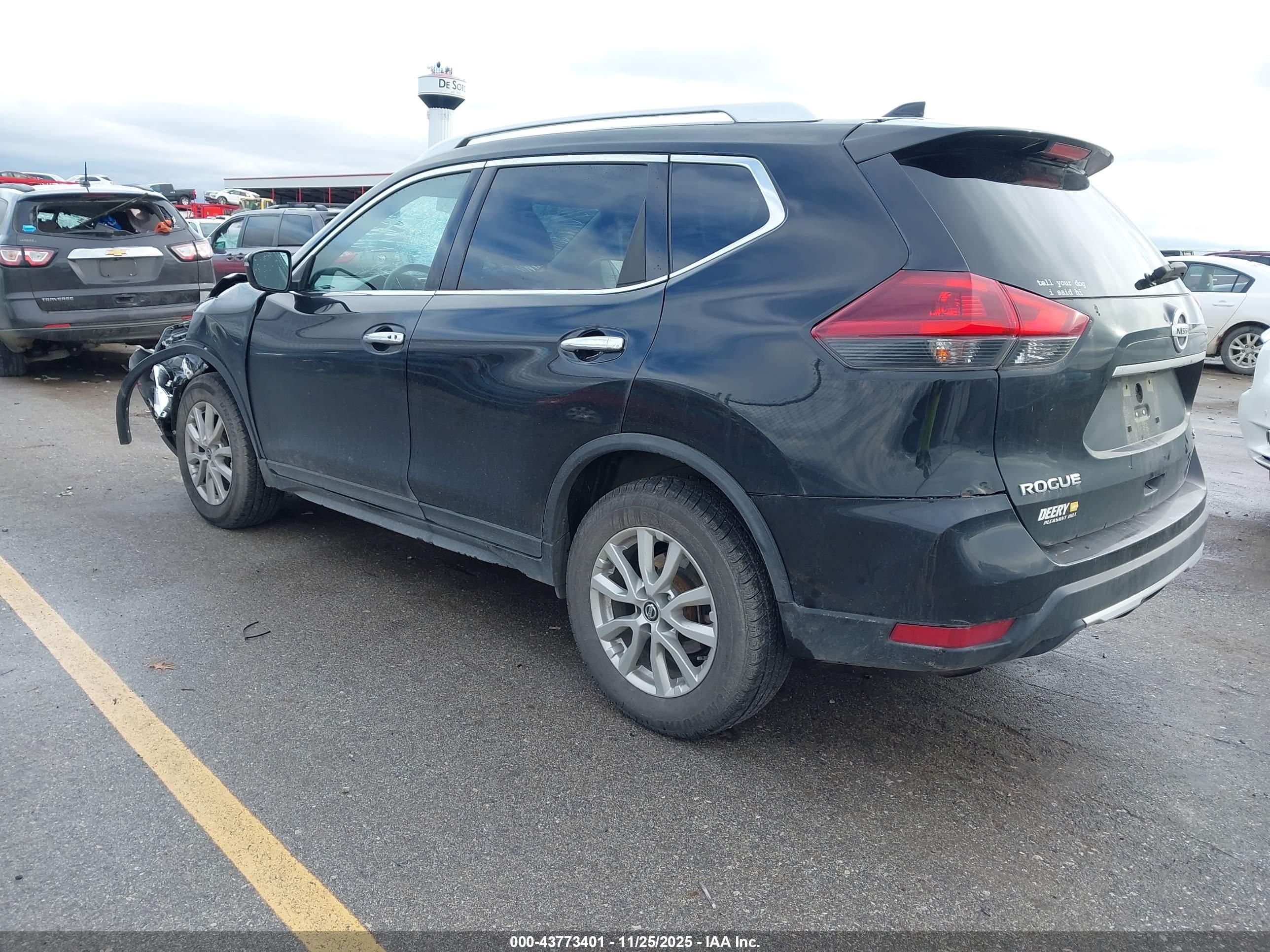 NISSAN ROGUE image 3