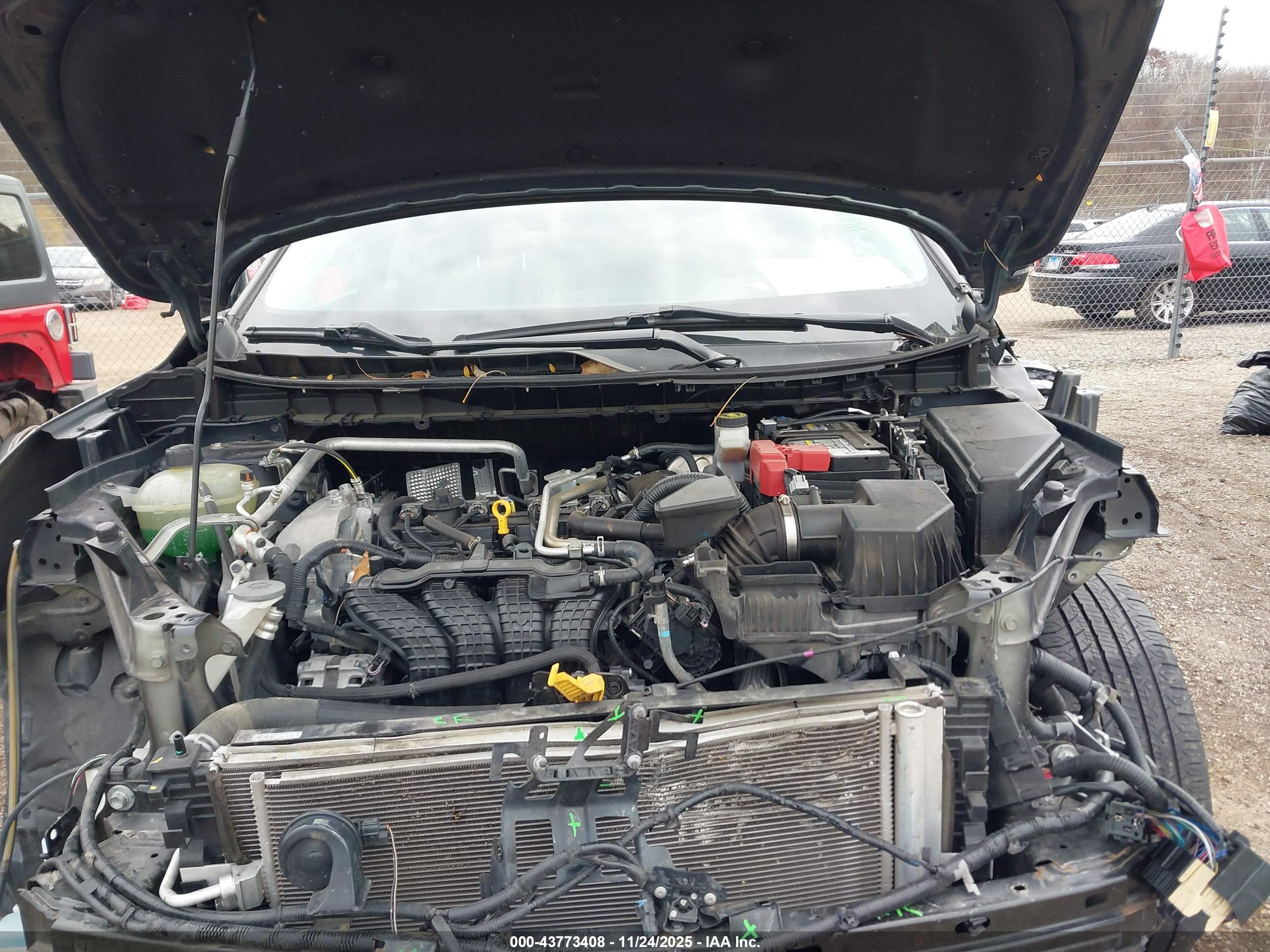 NISSAN ROGUE image 10
