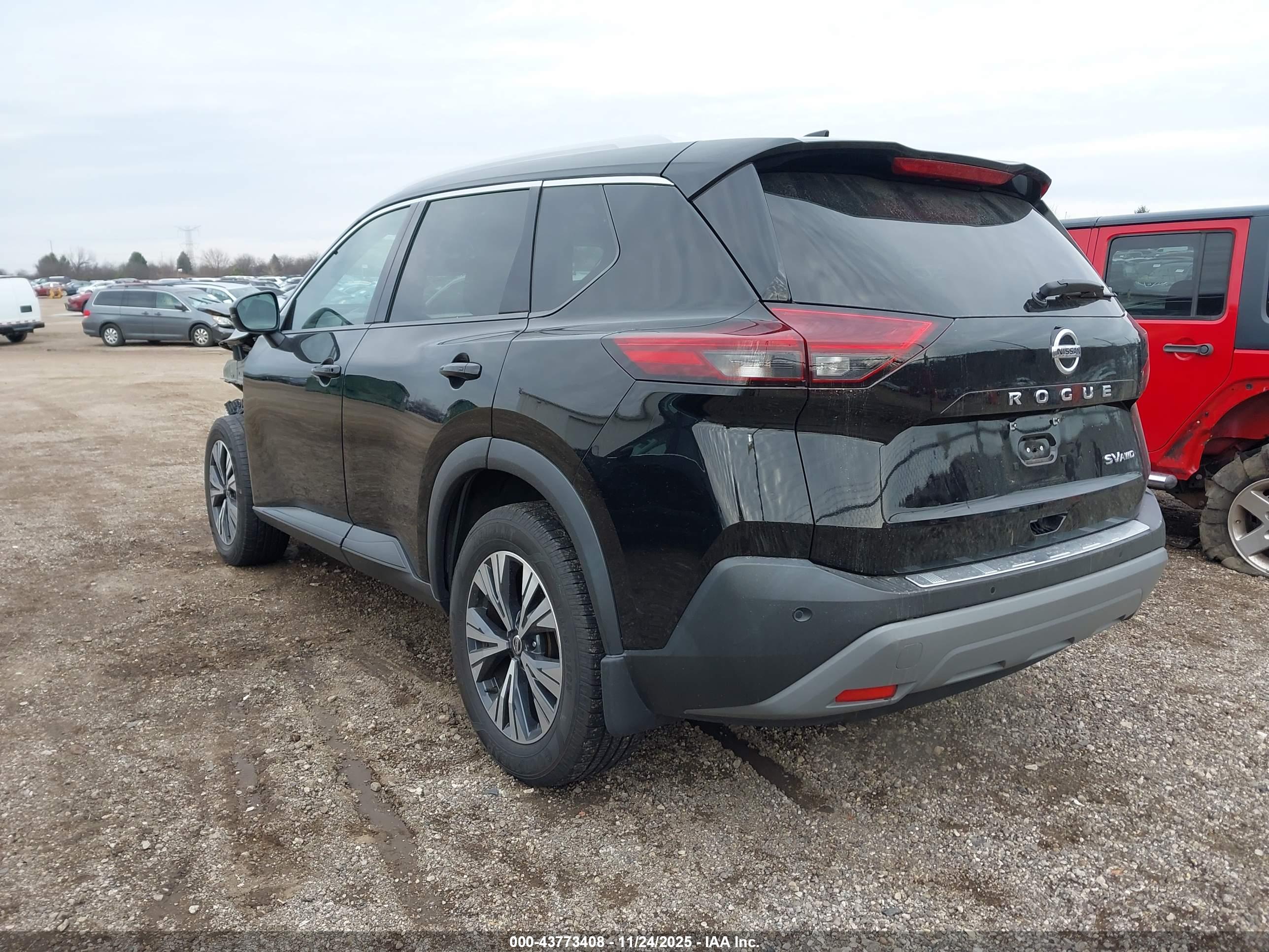 NISSAN ROGUE image 3