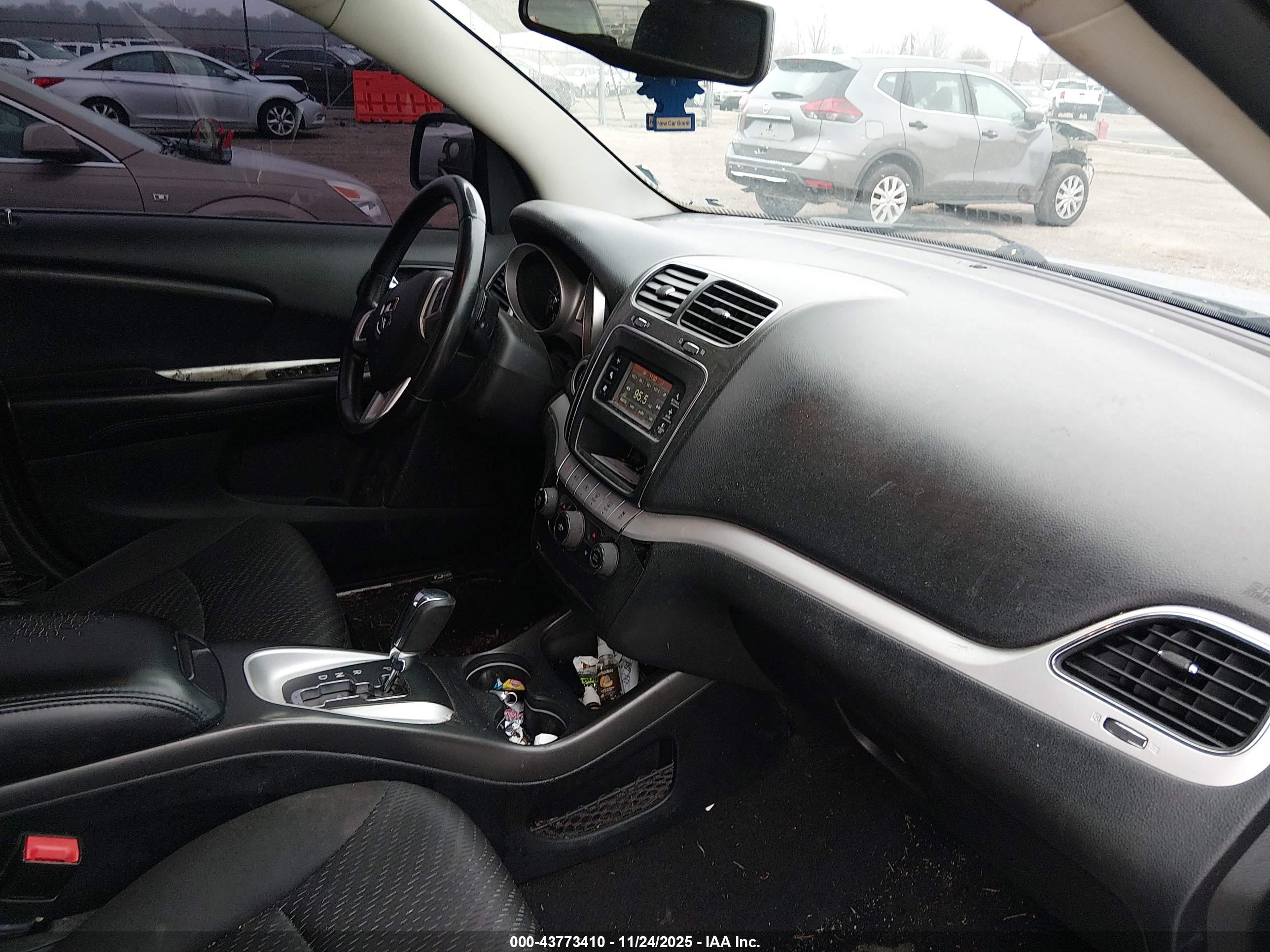 DODGE JOURNEY image 5
