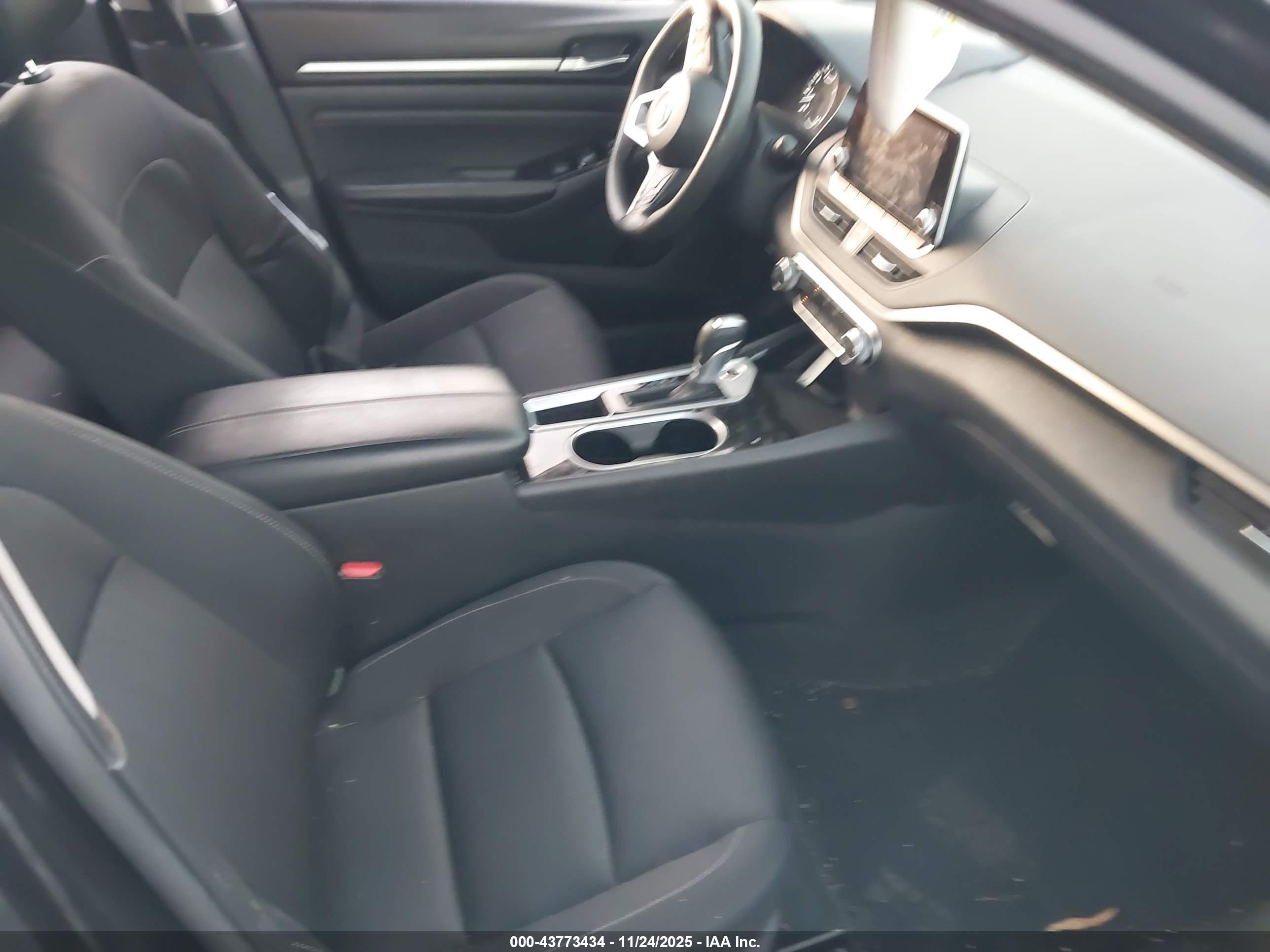 NISSAN ALTIMA image 5