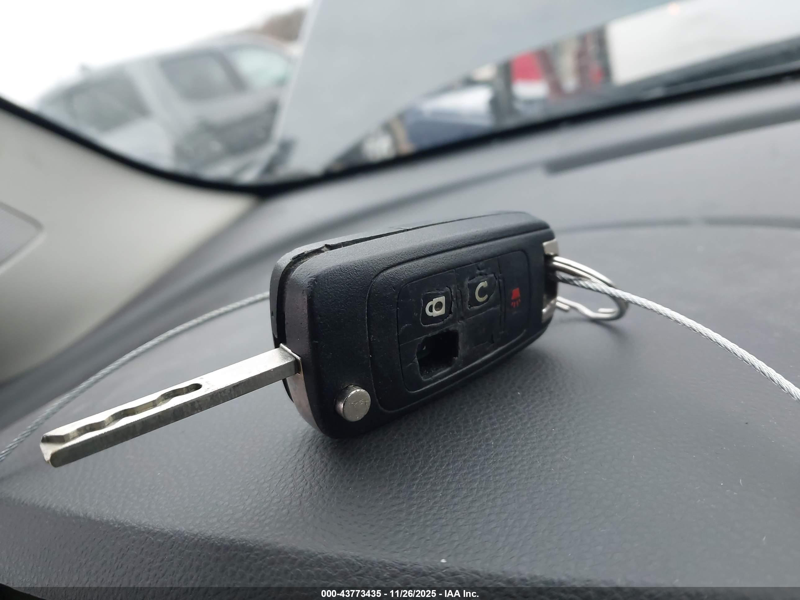 CHEVROLET EQUINOX image 11