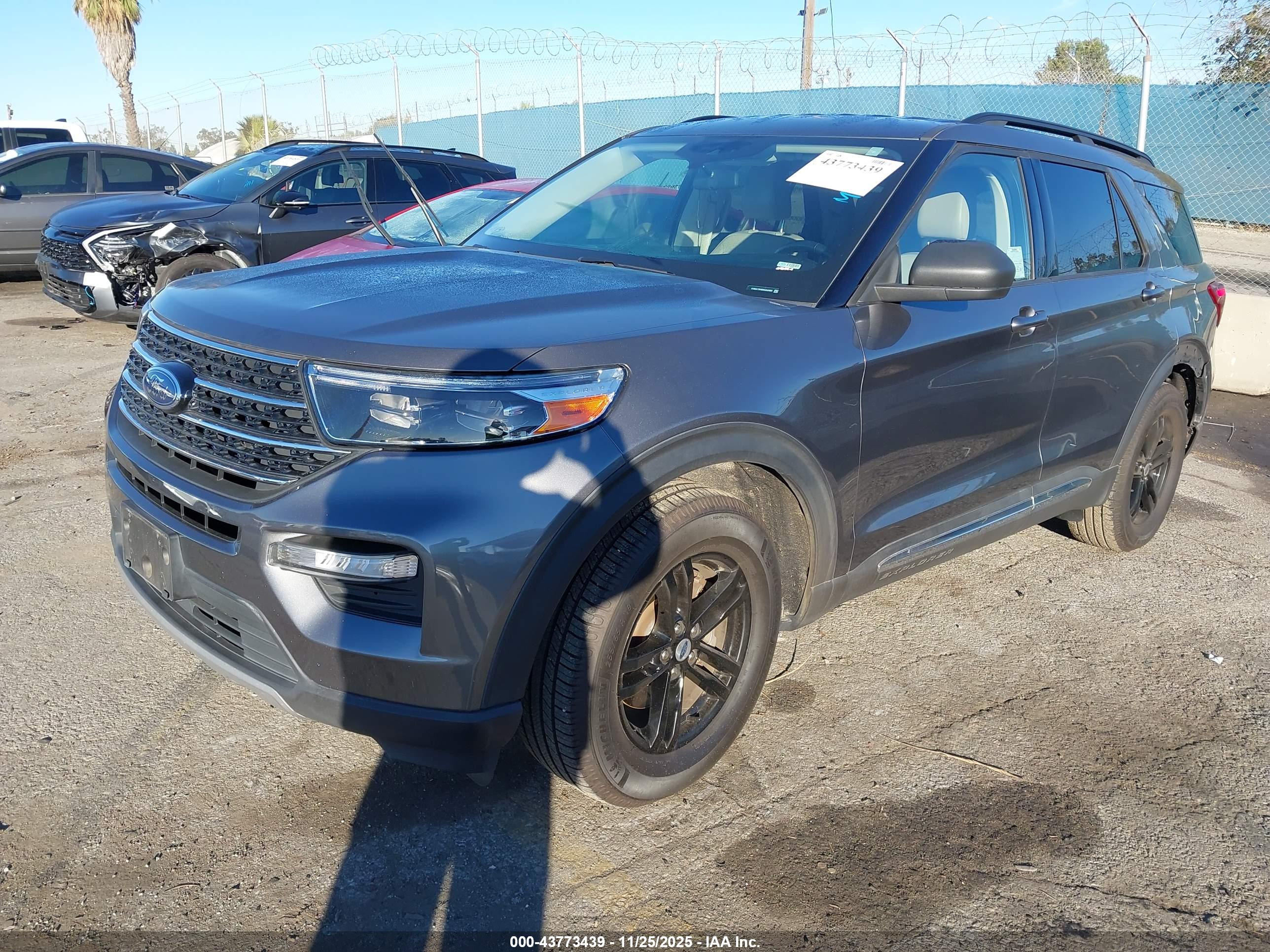 FORD EXPLORER image 2