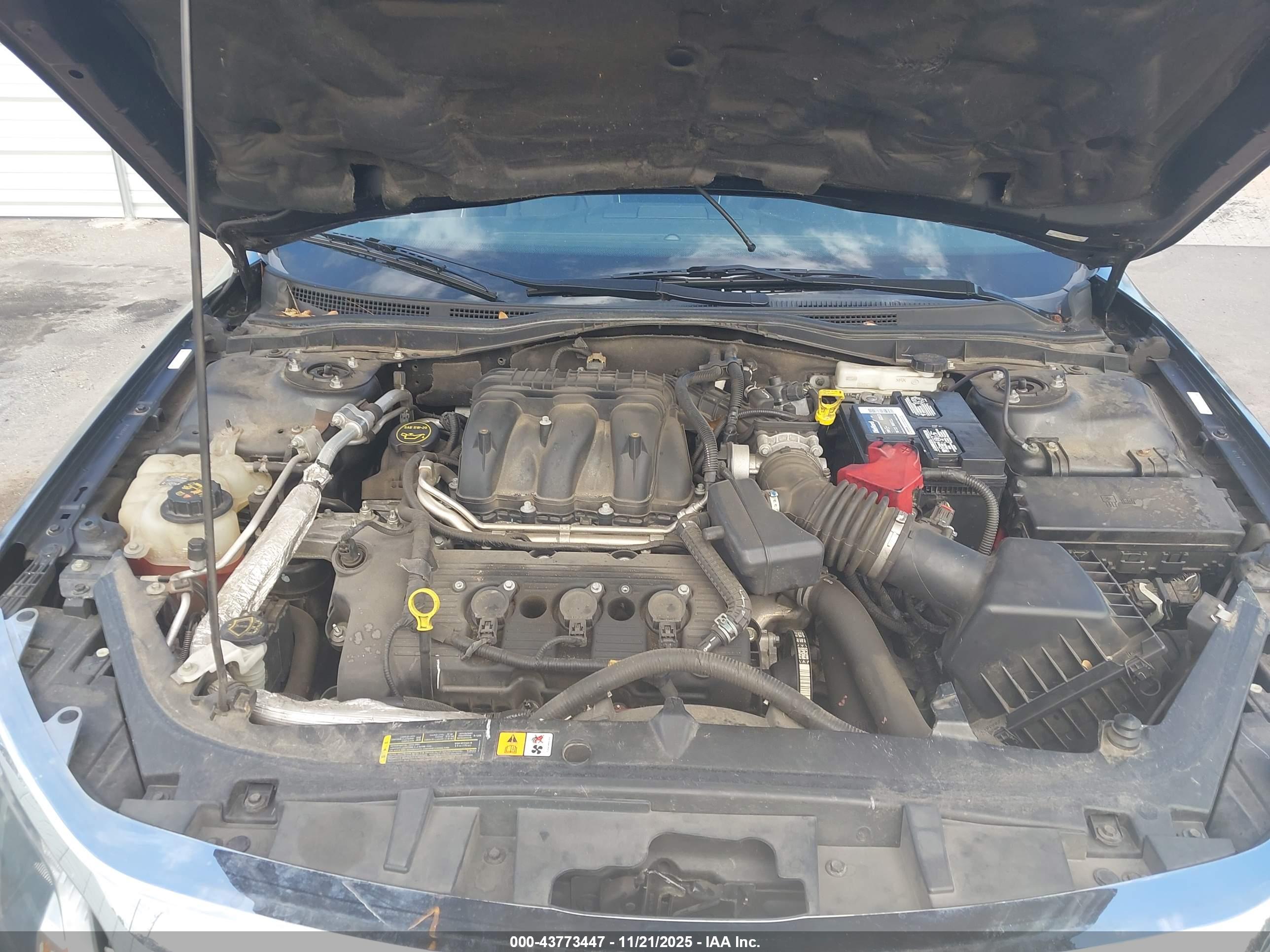 FORD FUSION image 10