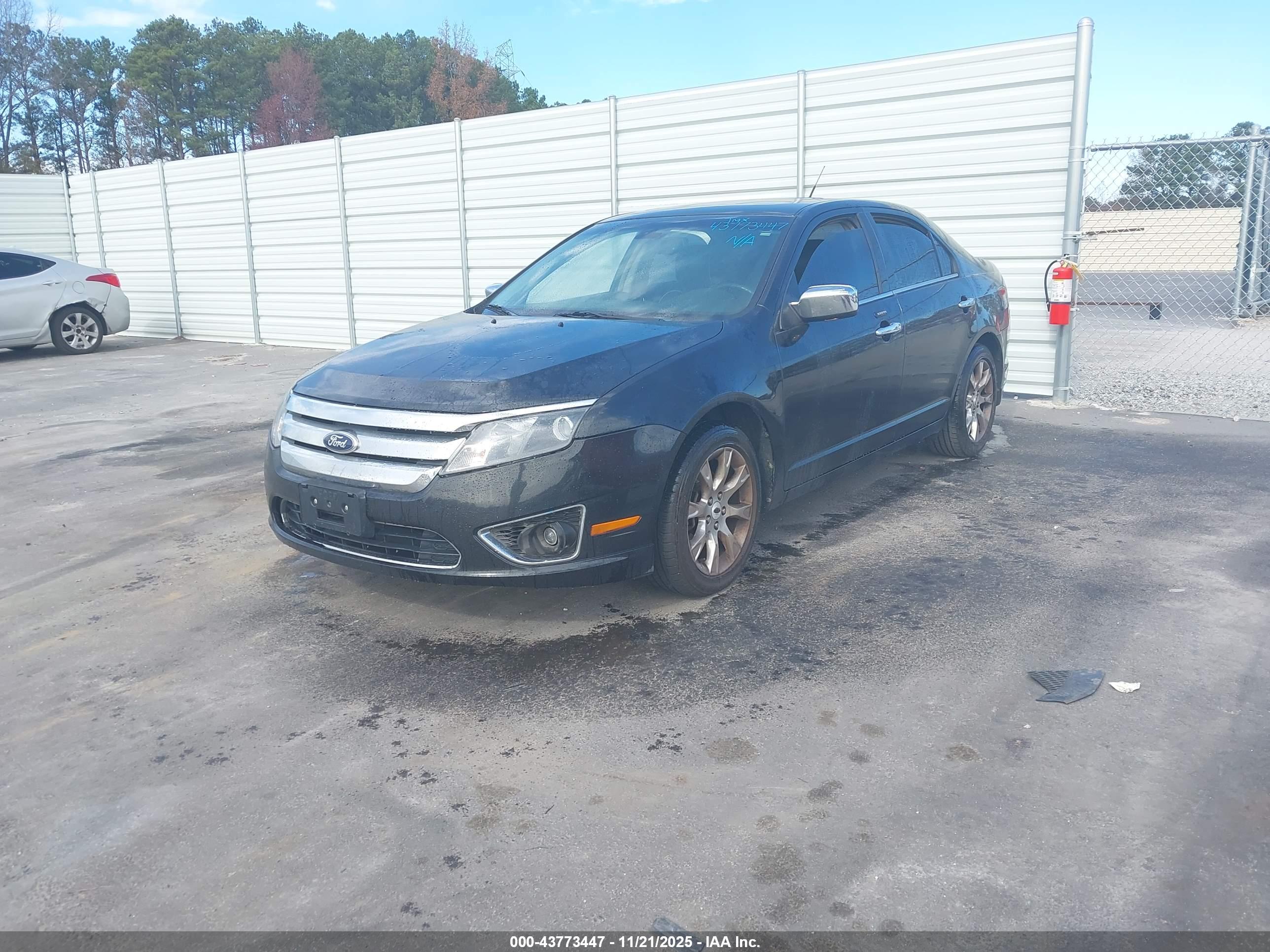FORD FUSION image 2