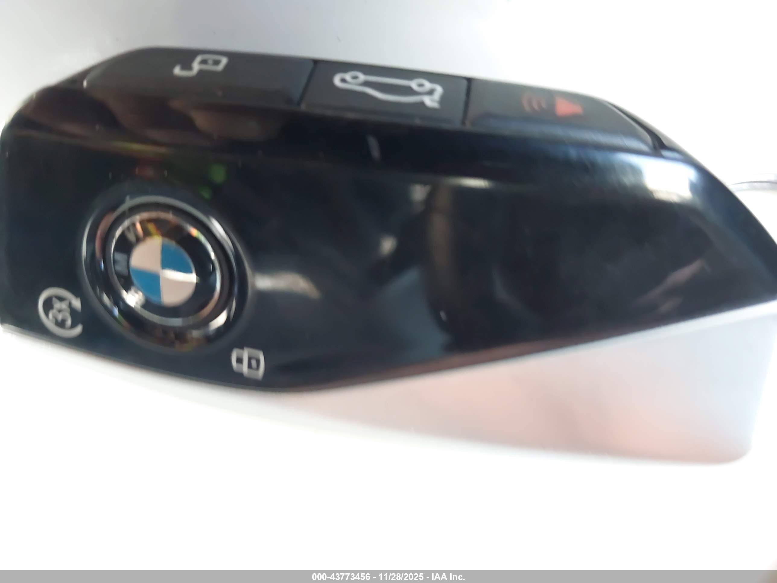 BMW I7 image 11