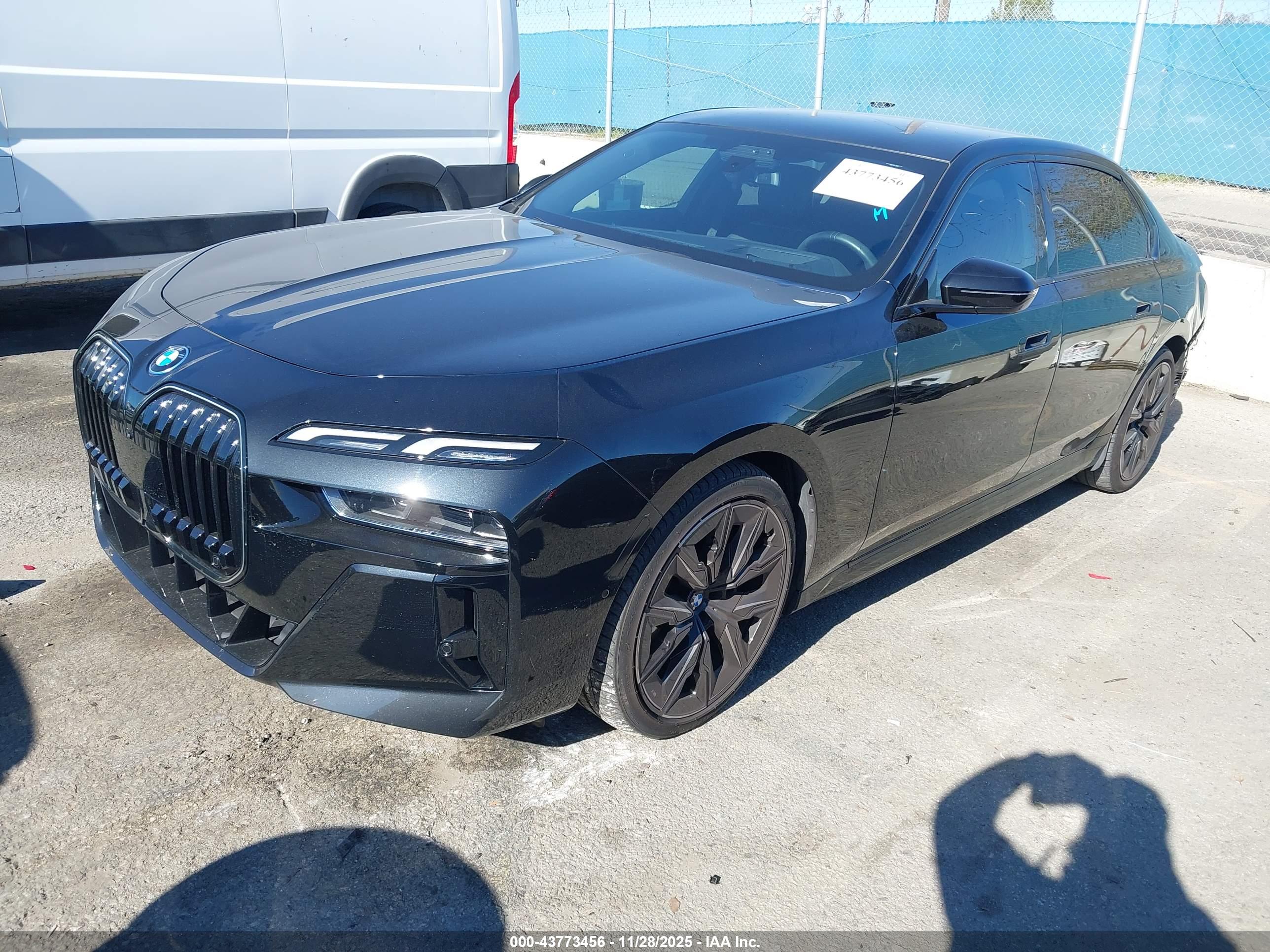 BMW I7 image 2