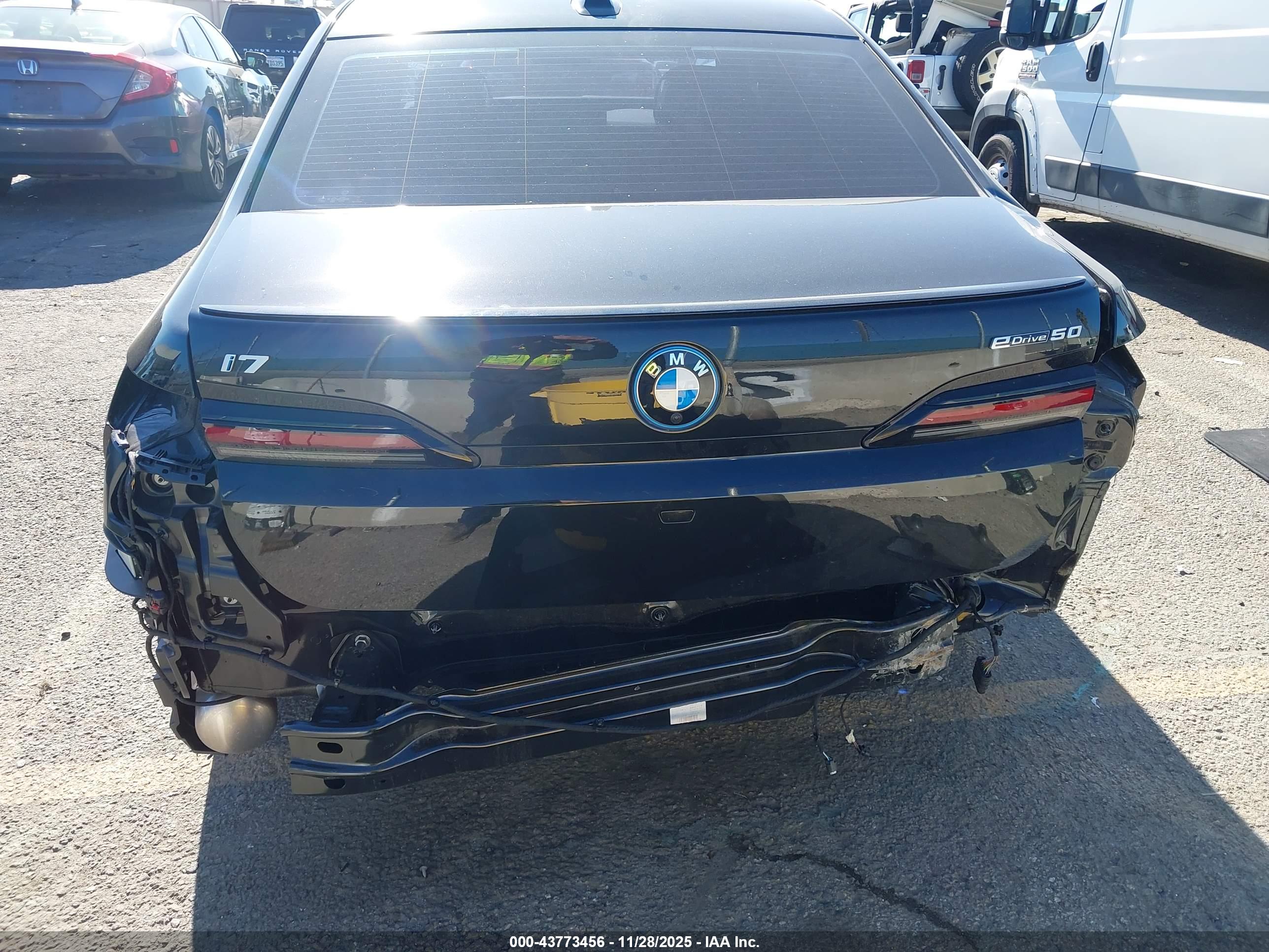 BMW I7 image 6
