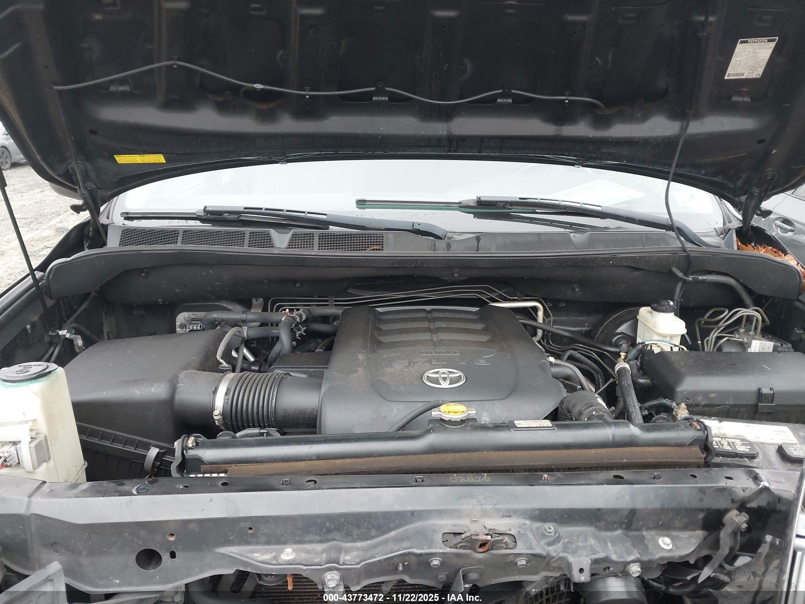 TOYOTA SEQUOIA image 10
