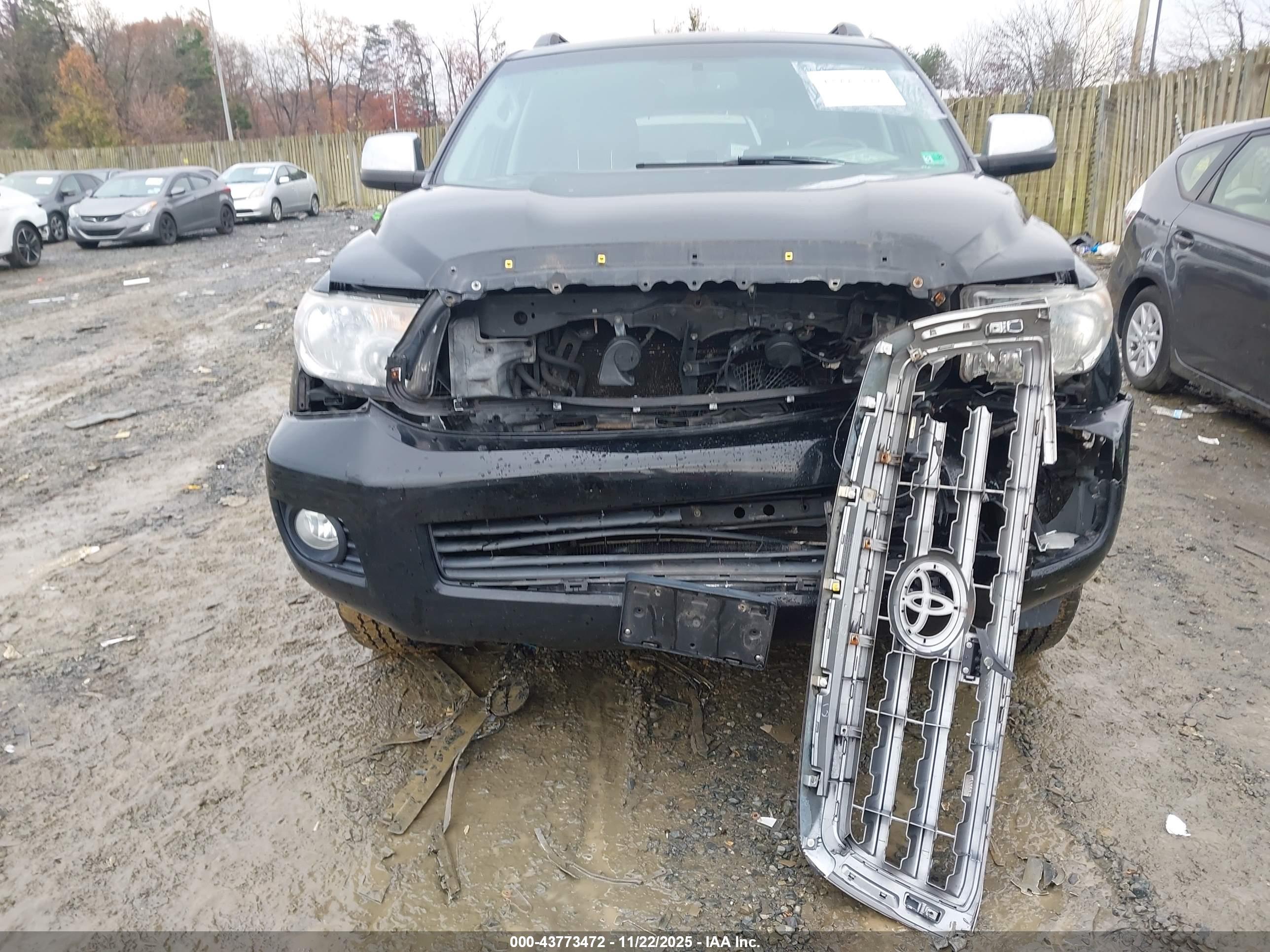 TOYOTA SEQUOIA image 6