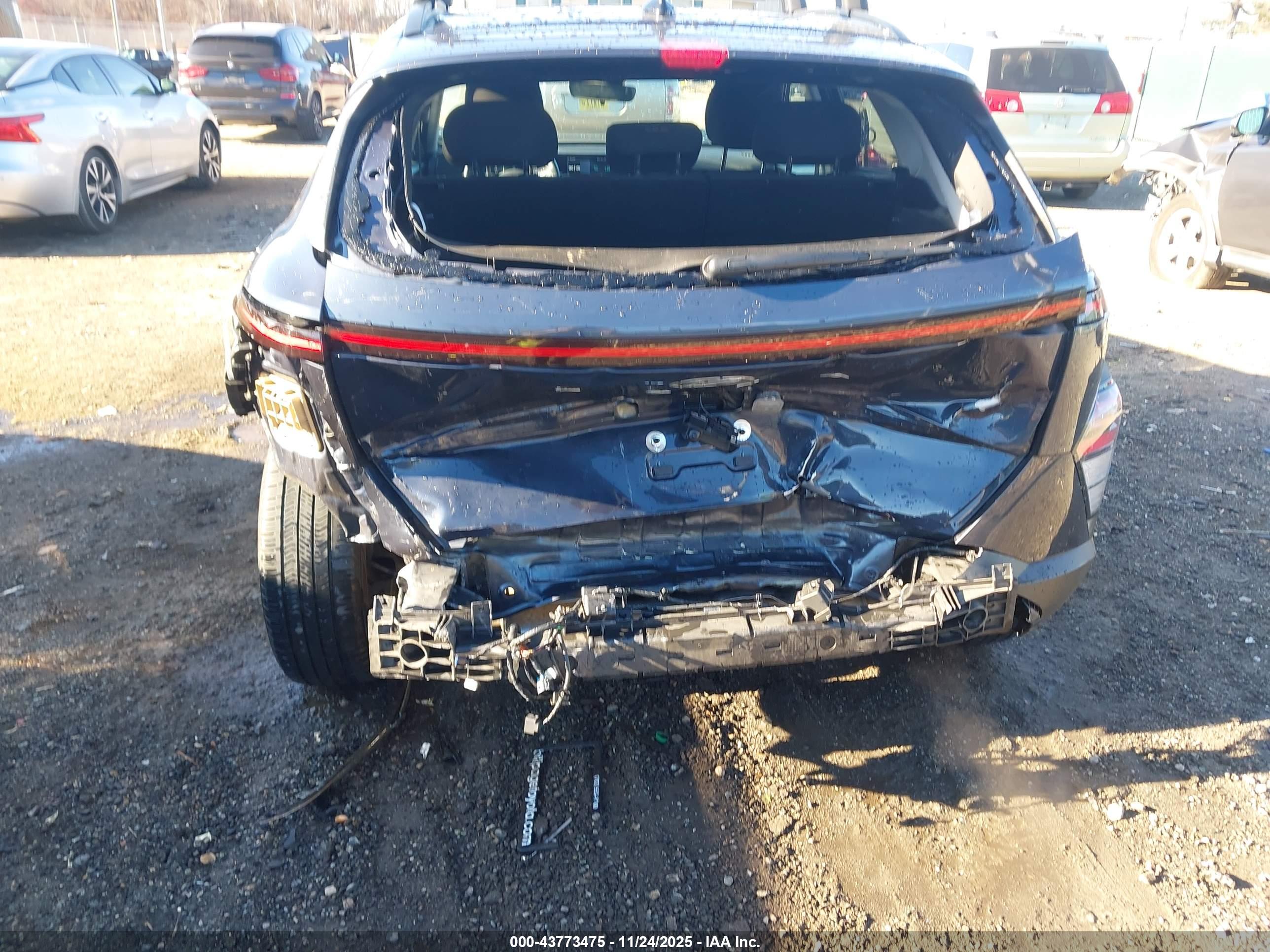 HYUNDAI KONA image 6