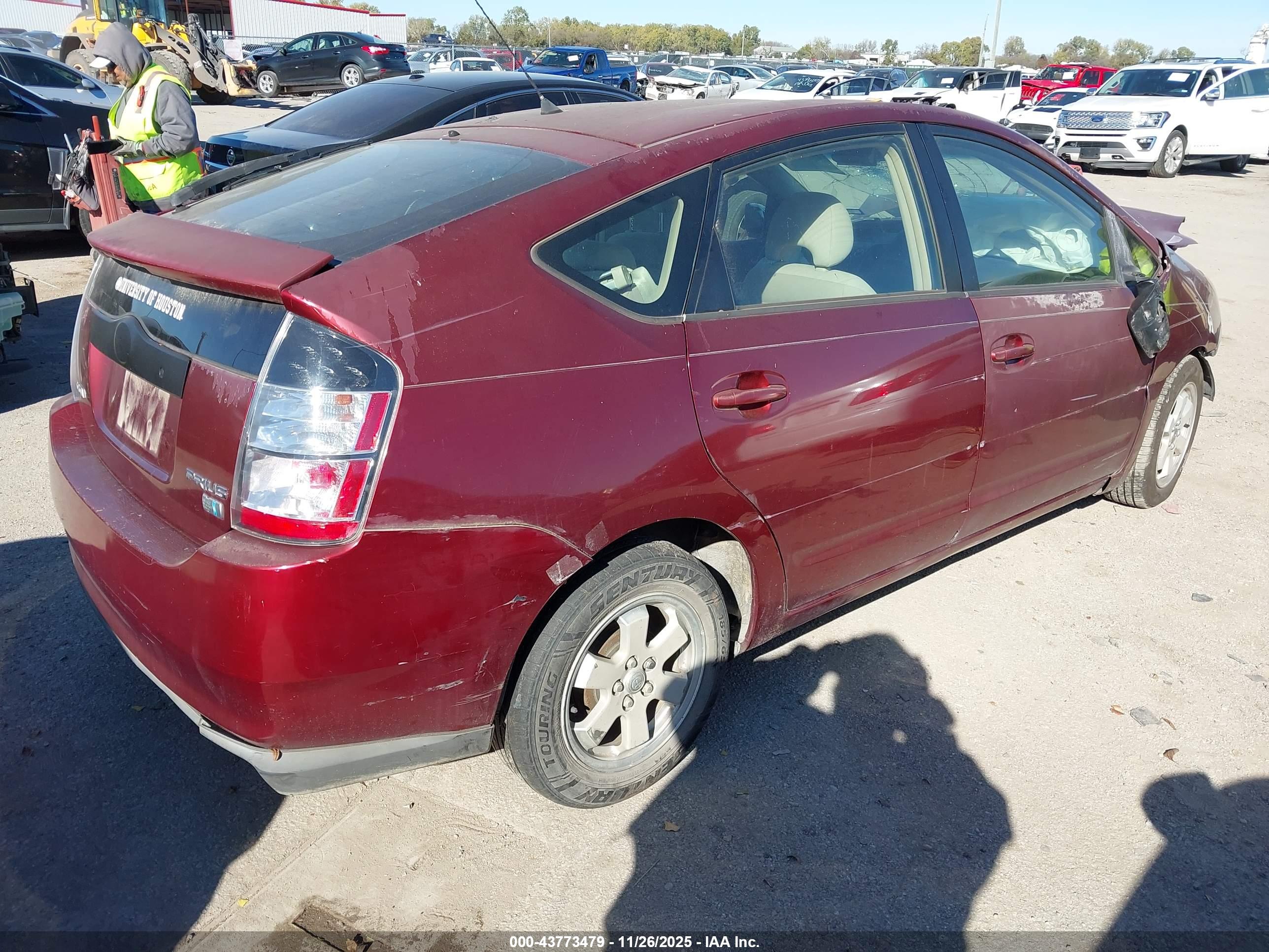 TOYOTA PRIUS image 4