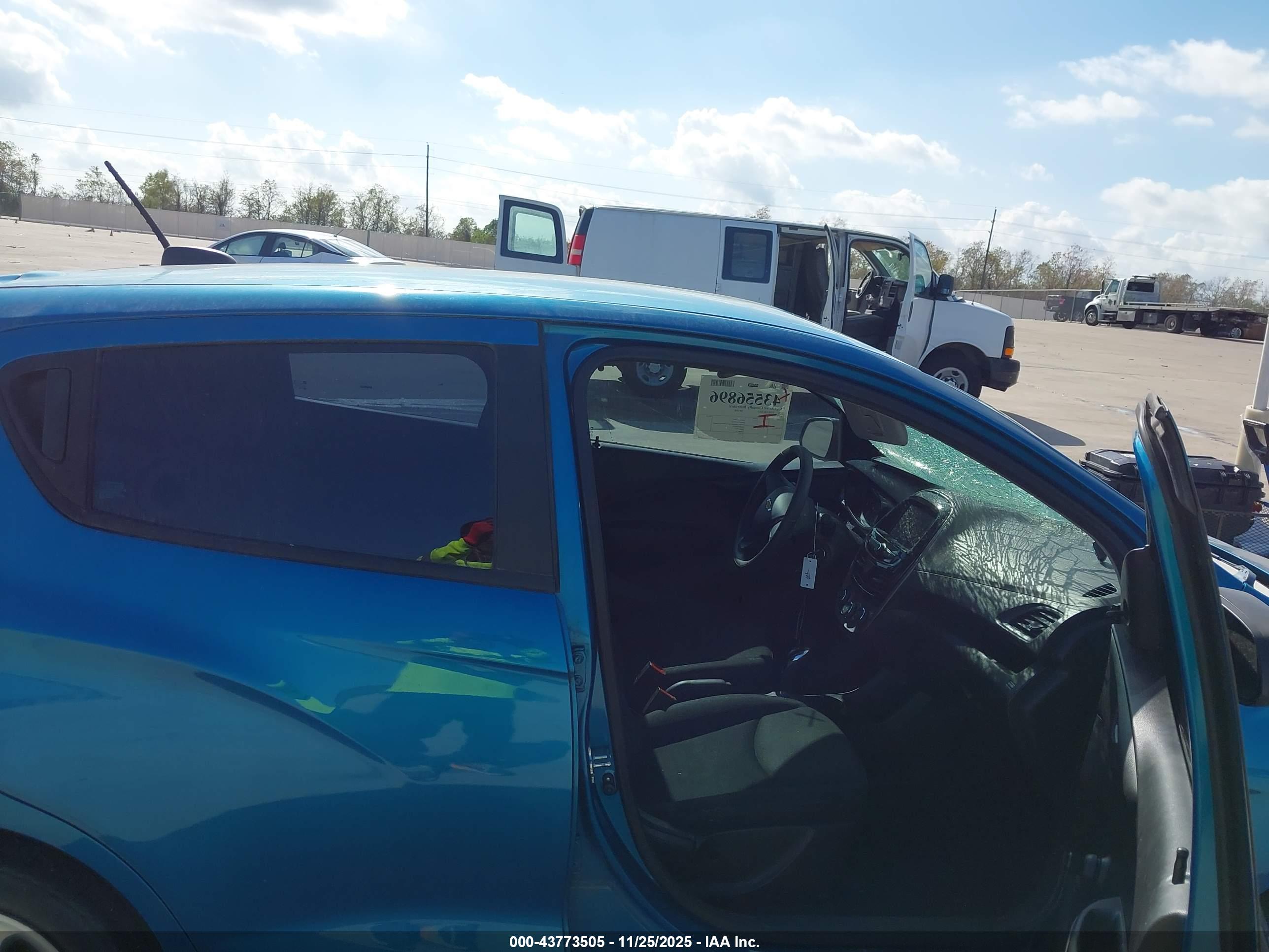 CHEVROLET SPARK image 5