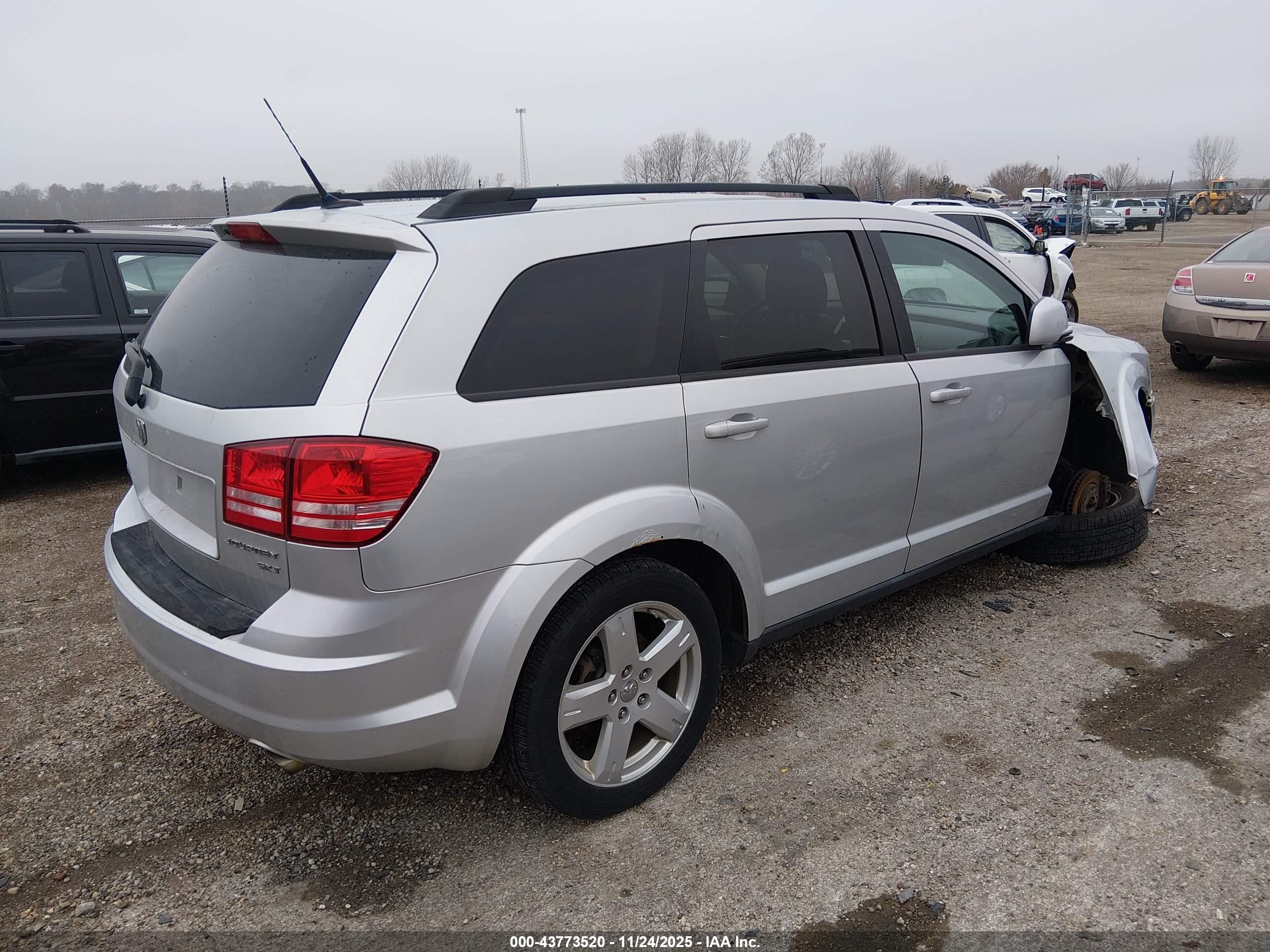 DODGE JOURNEY image 4
