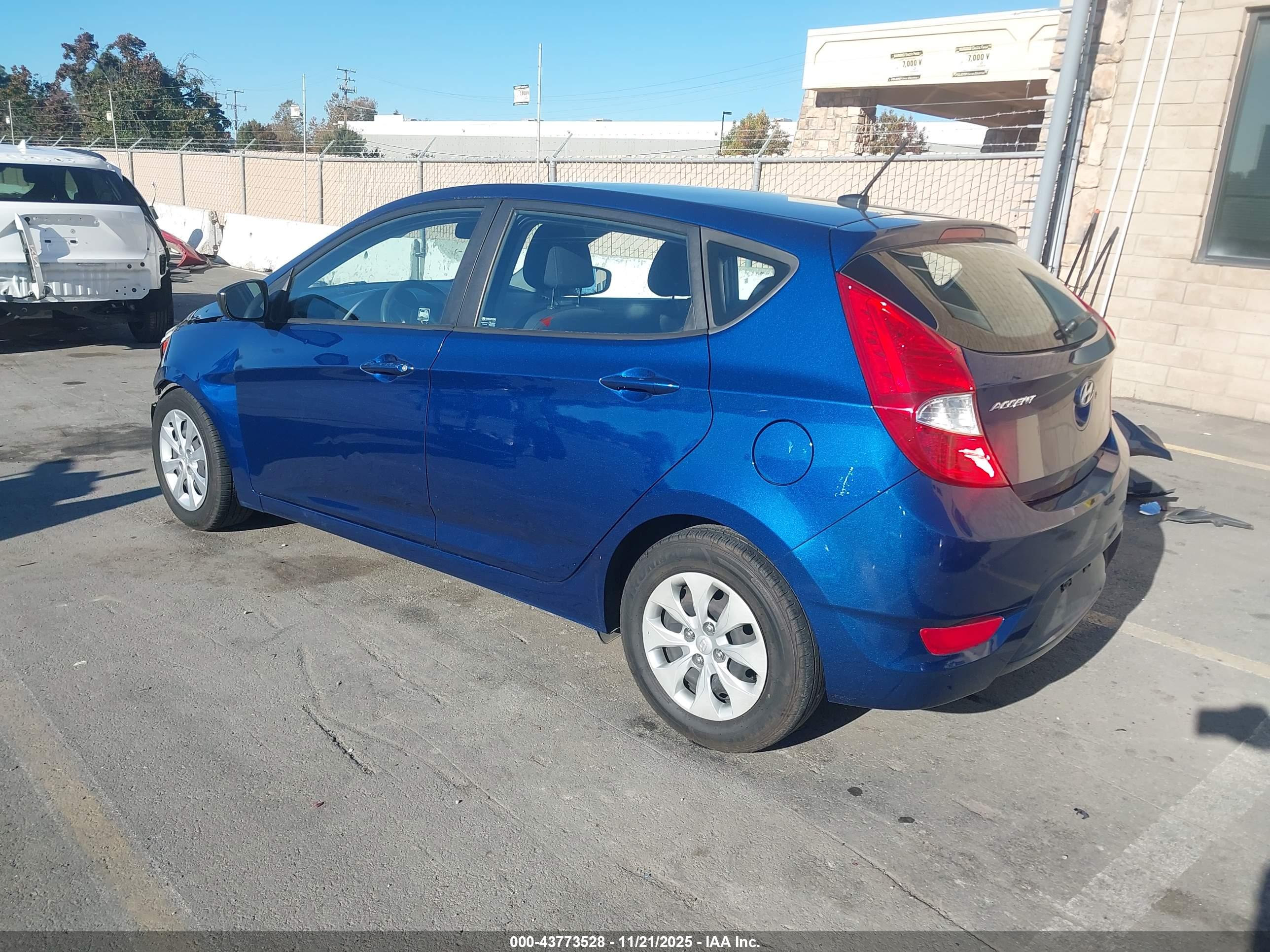 HYUNDAI ACCENT image 3